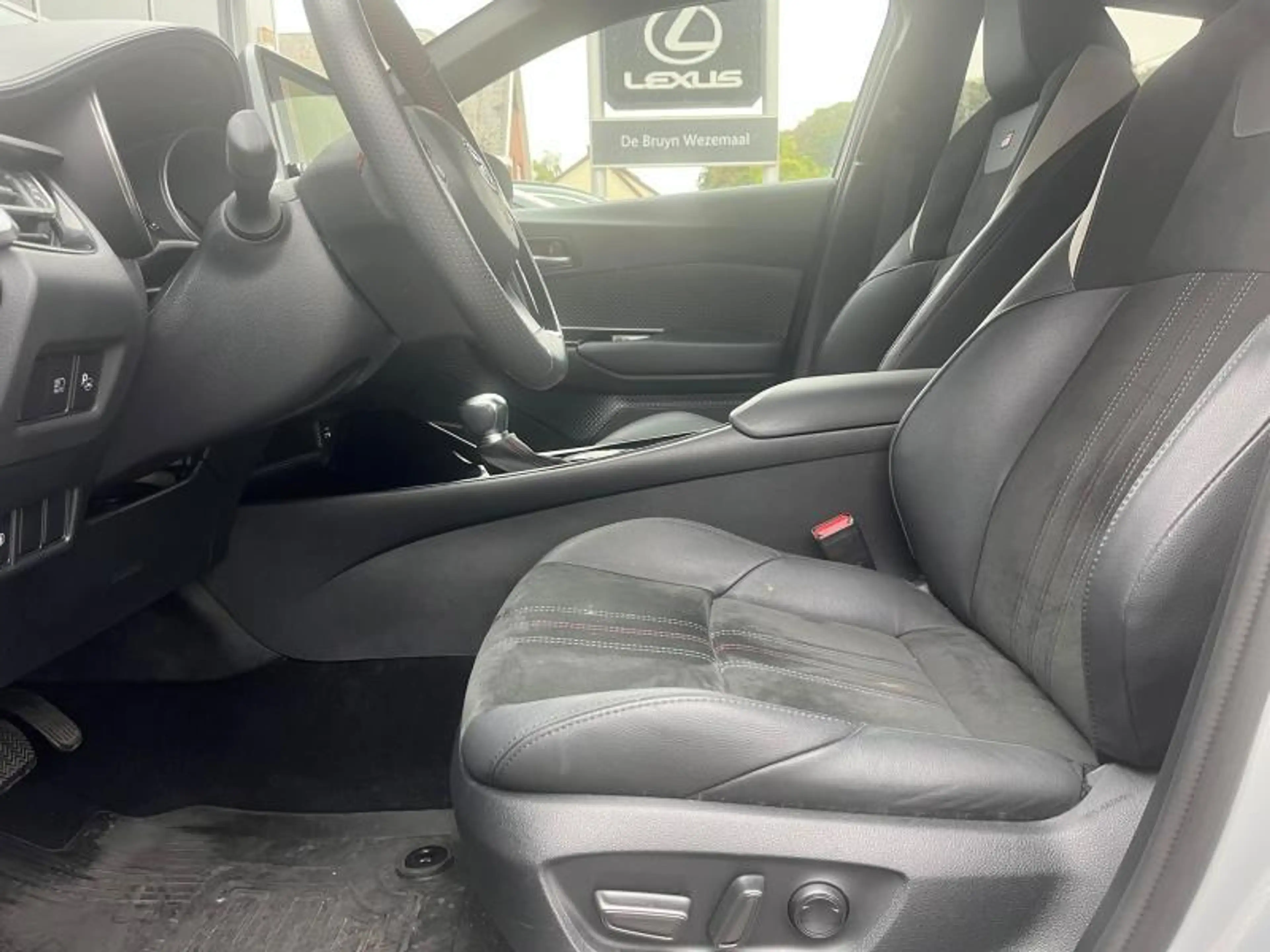 Toyota C-HR GR Sport — photo 7