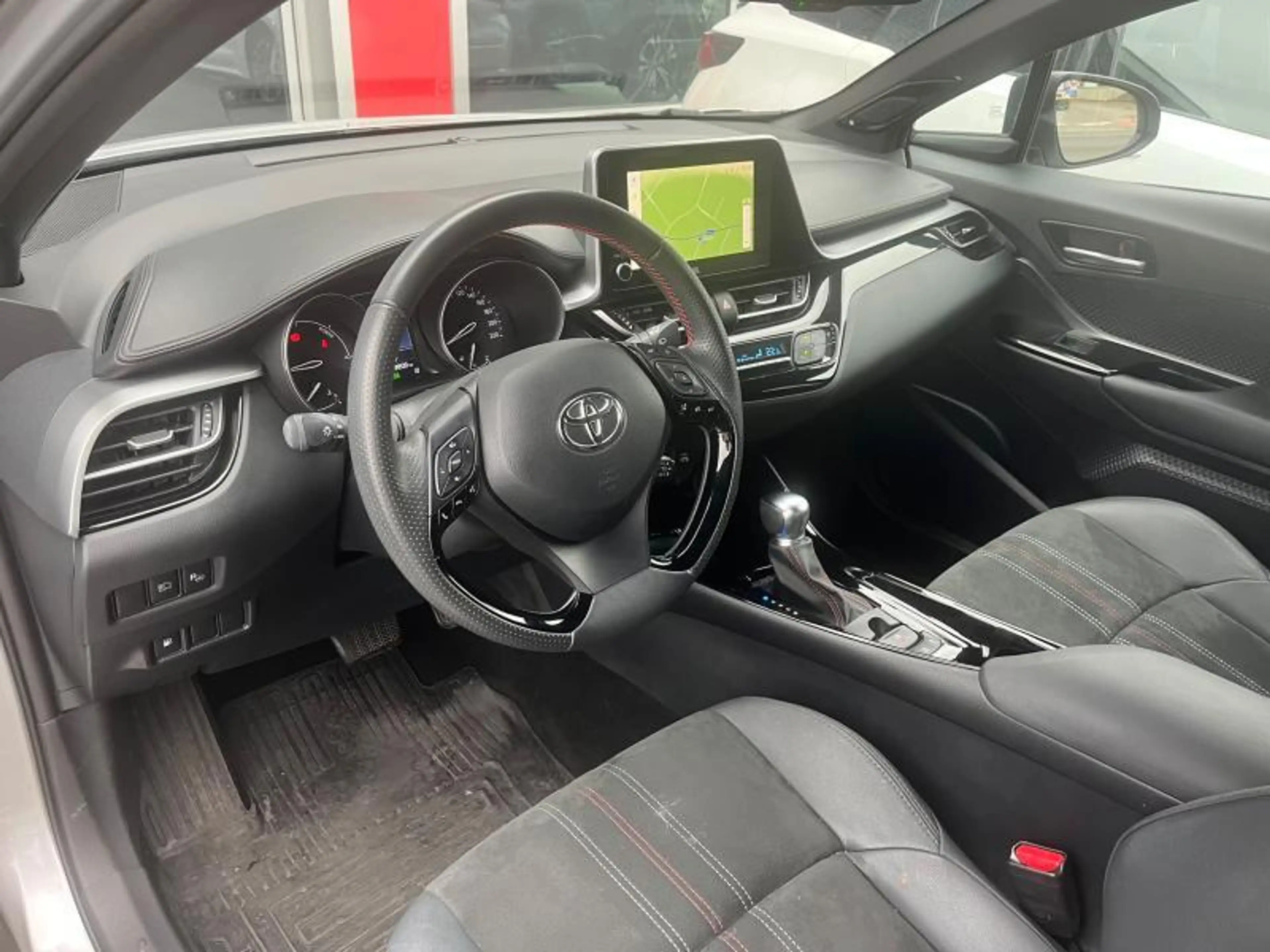 Toyota C-HR GR Sport — photo 6