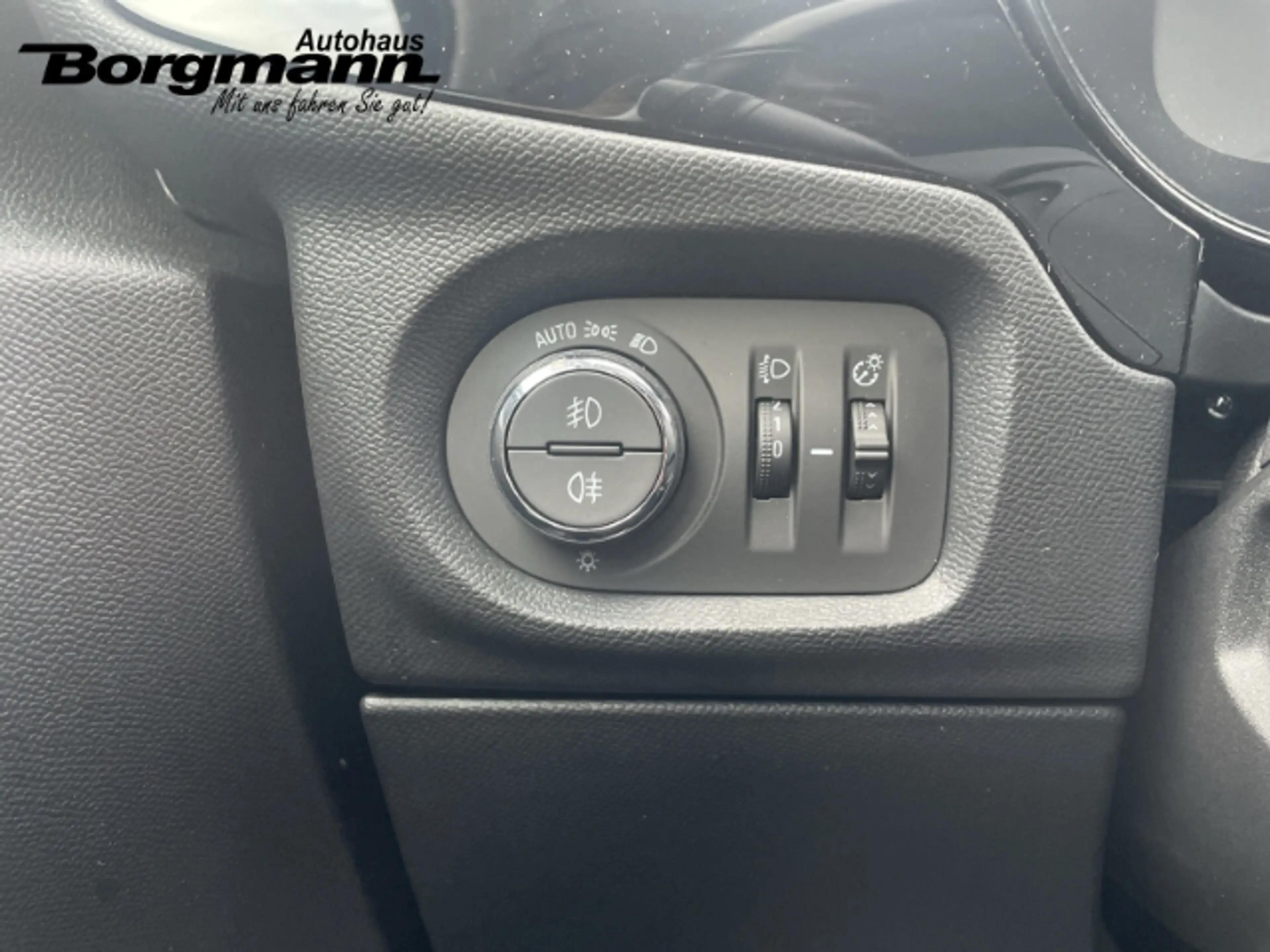Opel Corsa-e Elegance LED - Sitzheizung - Rückfahrkamera - Appl — photo 15