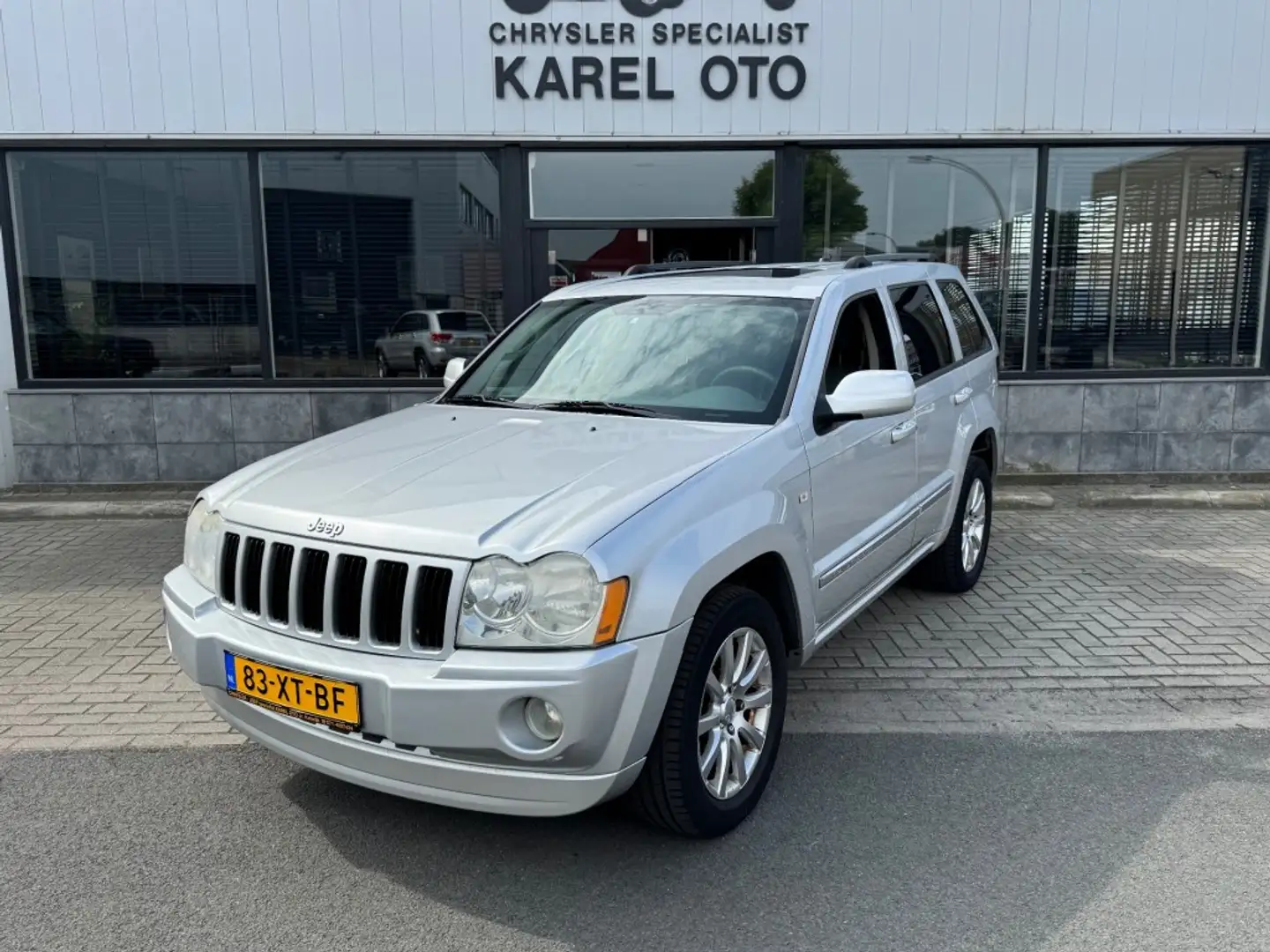 Jeep Grand Cherokee 3.7 i Laredo Limited Edition Grijs - 1