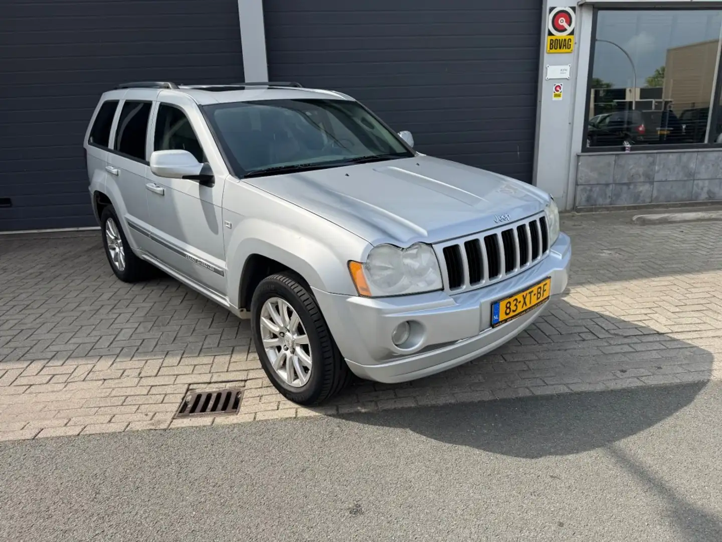 Jeep Grand Cherokee 3.7 i Laredo Limited Edition Grijs - 2