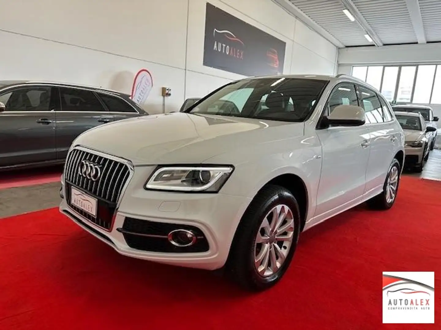 Audi Q5 2.0 tdi  S-line quattro 177cv s-tronic Wit - 1