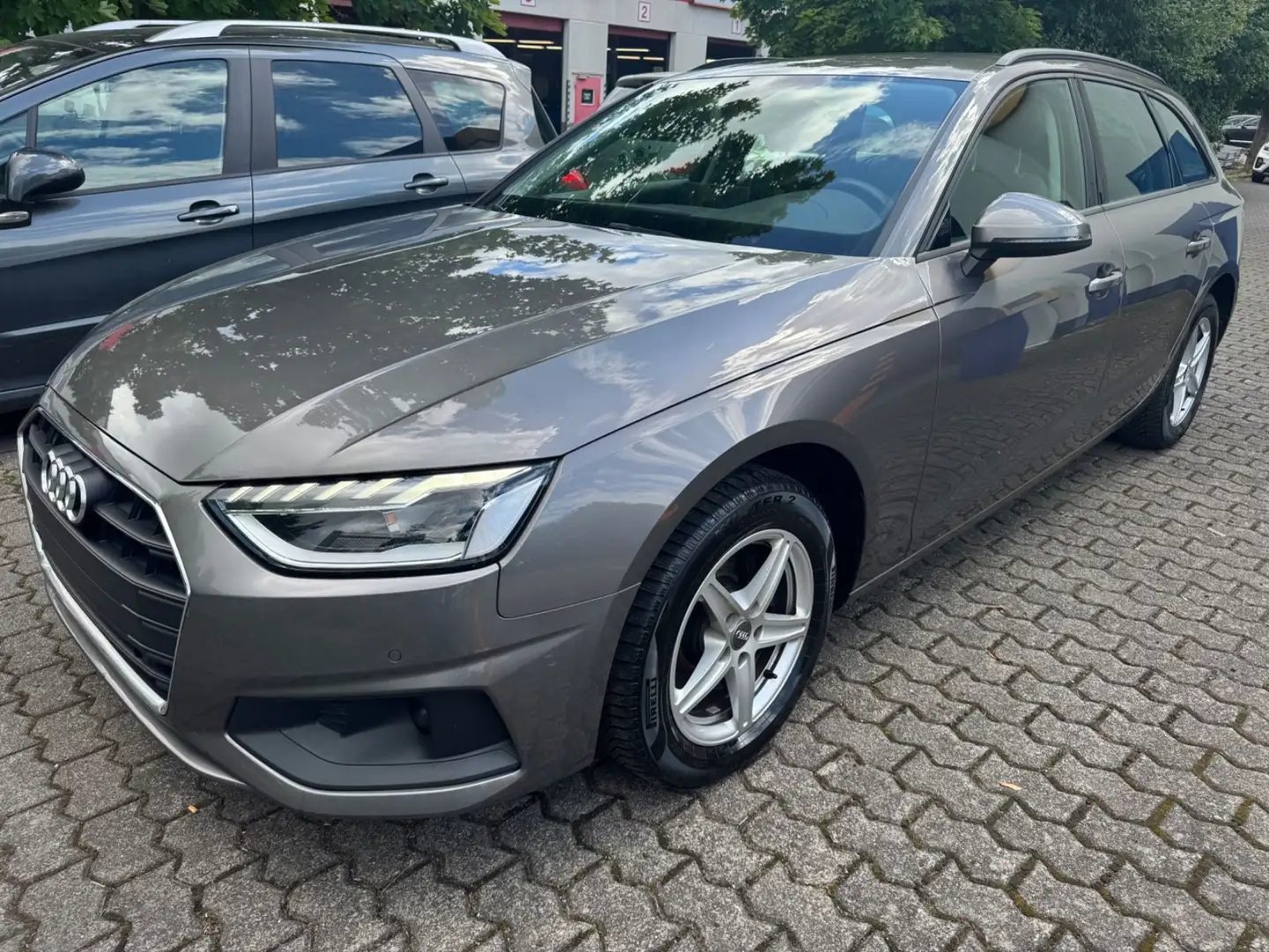 Audi A4 Avant 30 TDI Leder+LED+Kamera+Bluetooth Grau - 1