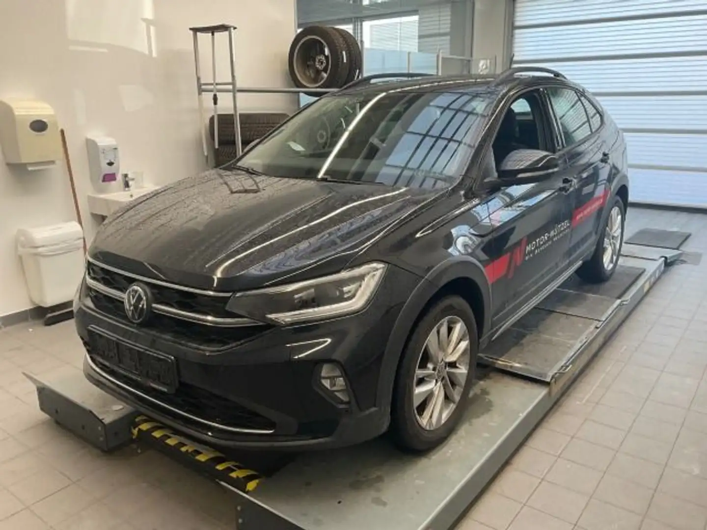 Volkswagen Taigo 1.0TSI MOVE MATRIX+APP+ACC+SHZ+PDC+RFK+NSW Schwarz - 2