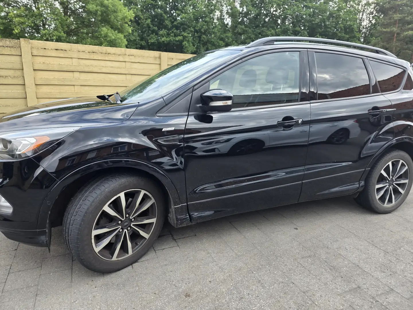 Ford Kuga 2.0 TDCi 2x4 ST-Line - 1