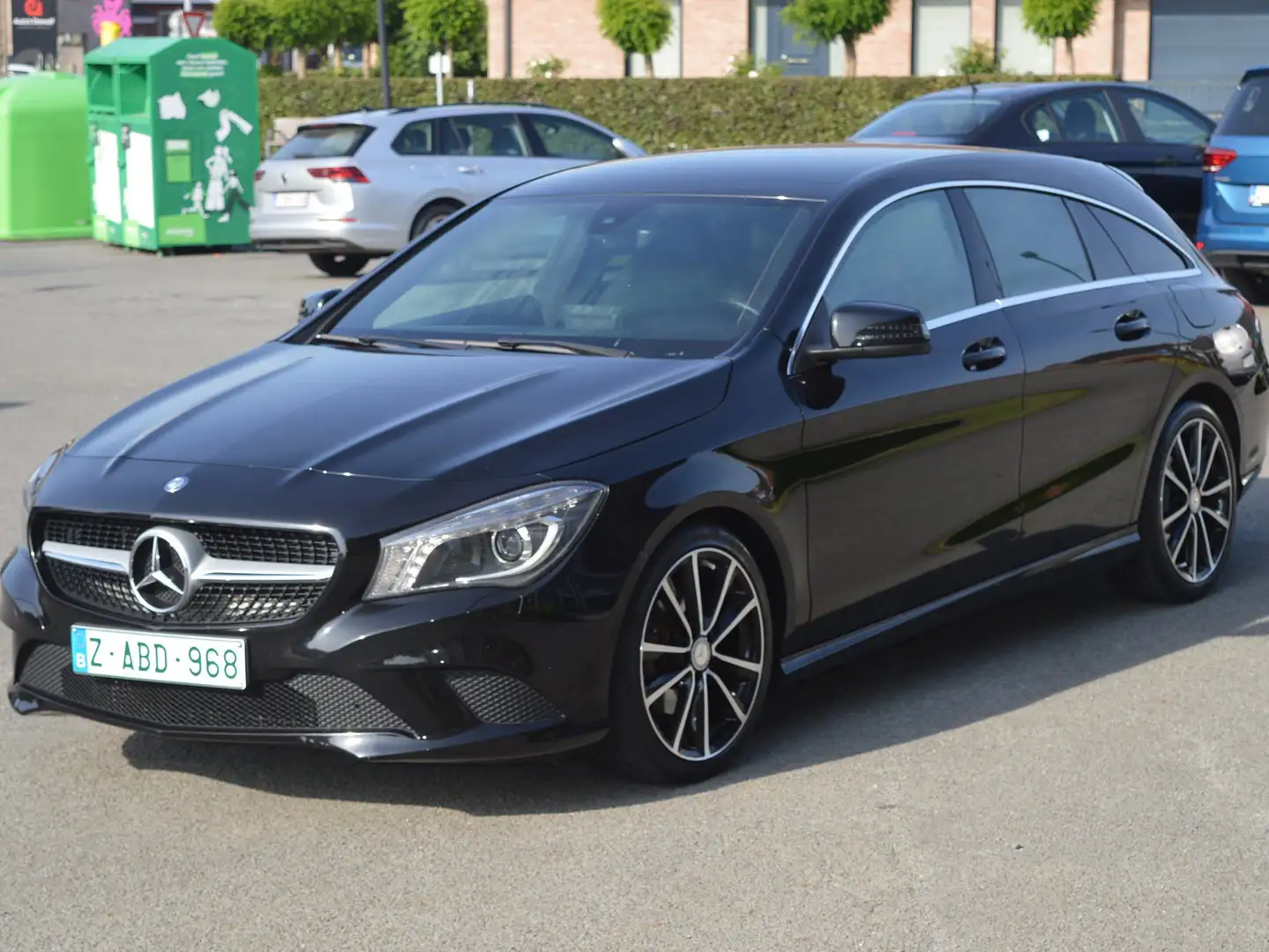 Mercedes-Benz CLA 180 Break Zwart - 1