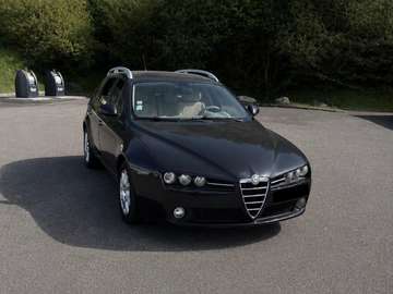 159 SW 1.9 JTDM 150 DISTINCTIVE