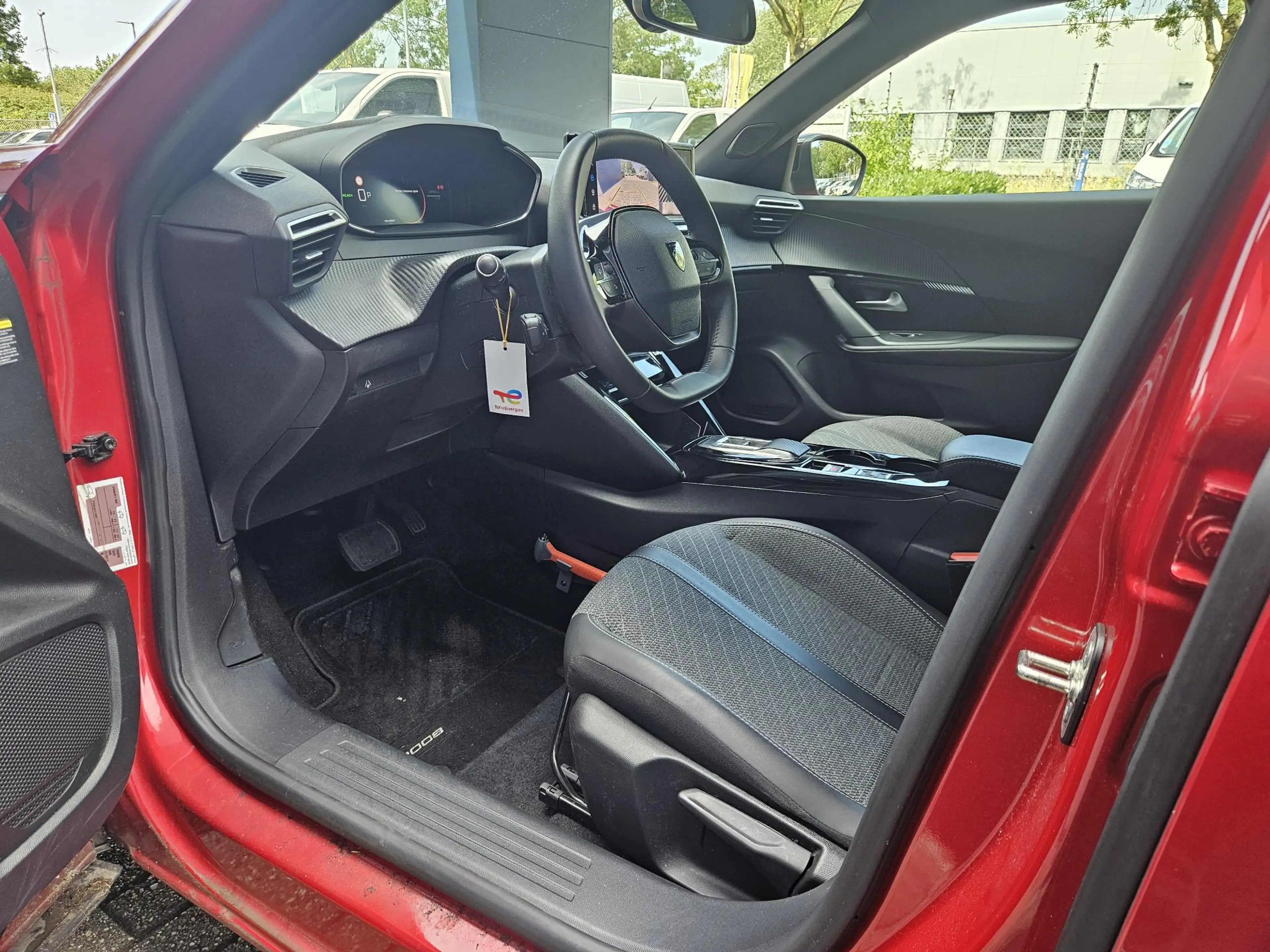 Peugeot e-2008 EV Allure 54 kWh | 360 Camera | Navigatie | Climat — photo 35