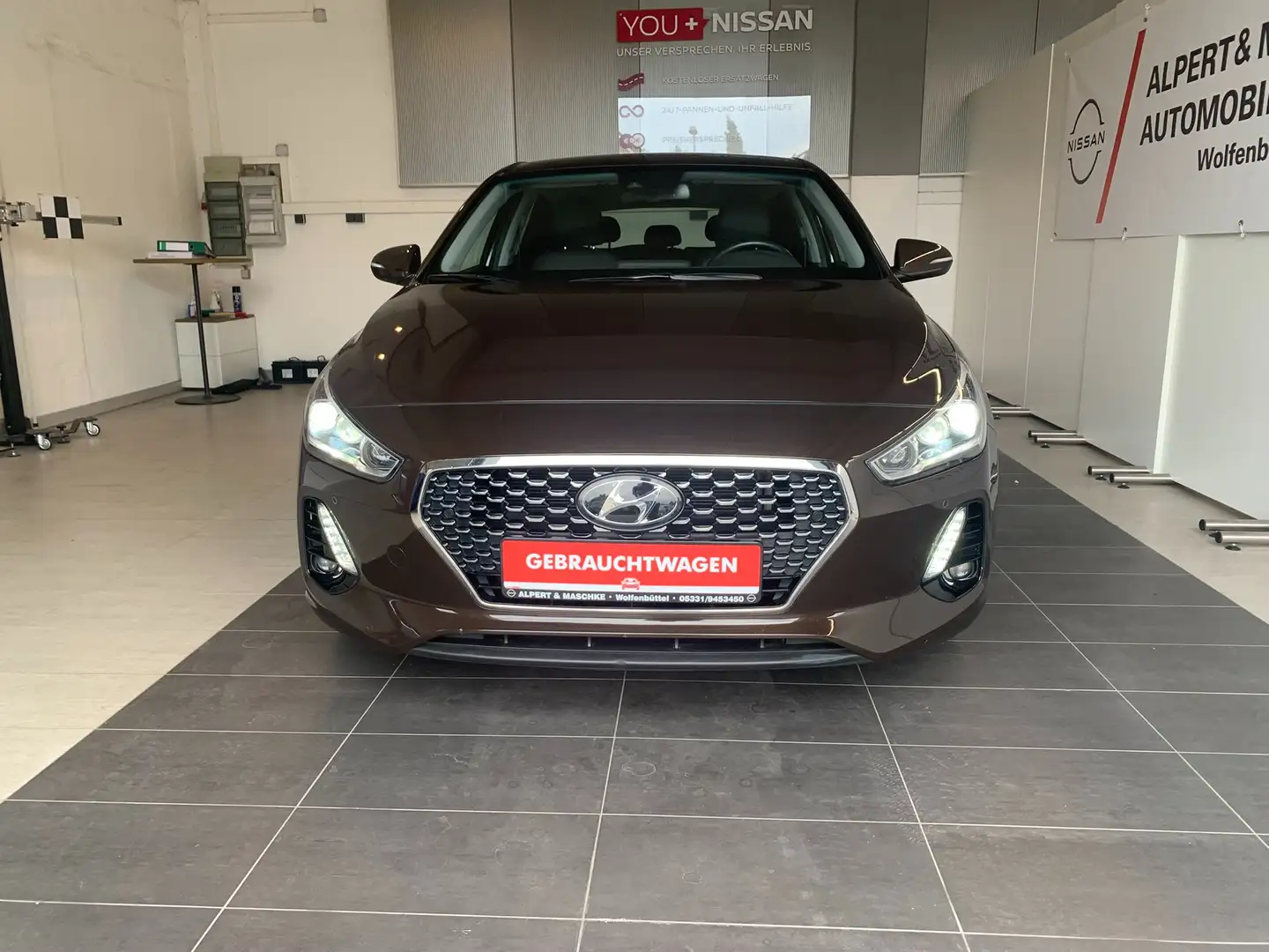Hyundai i30 1.4 T-GDI Premium / Navi/LED/SHZ/SBL/Kamera smeđa - 2