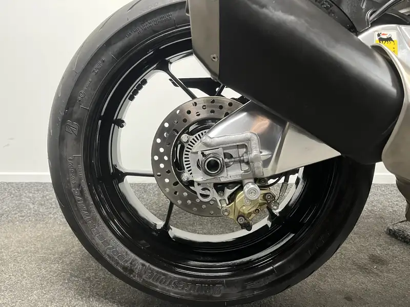 Aprilia Tuono - foto 8