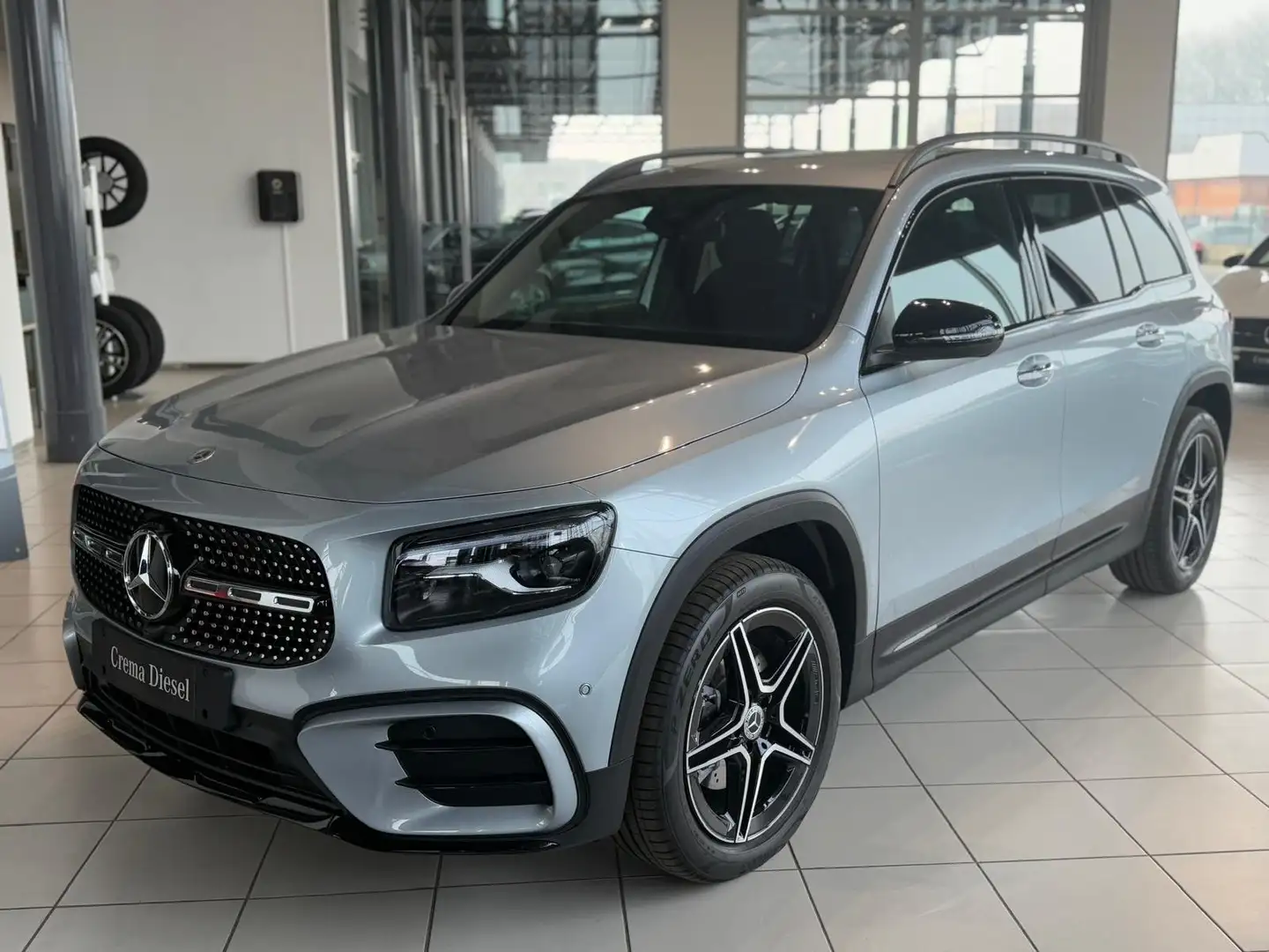 Mercedes-Benz GLB 180 GLB 180d AMG Line ADVANCED PLUS srebrna - 1