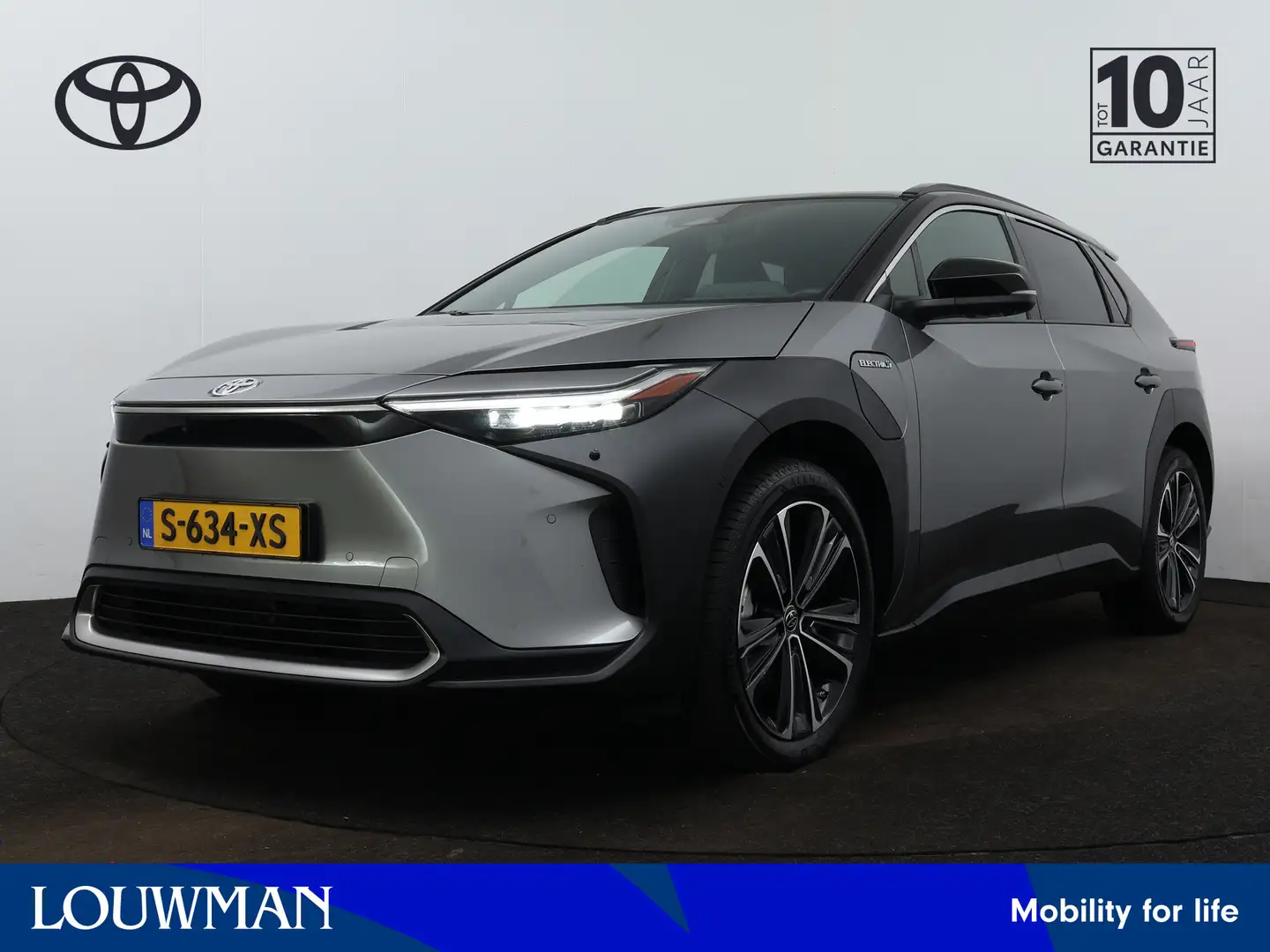 Toyota bZ4X Premium 4WD 71 kWh | JBL | Panoramadak | Rondomzic Grijs - 1