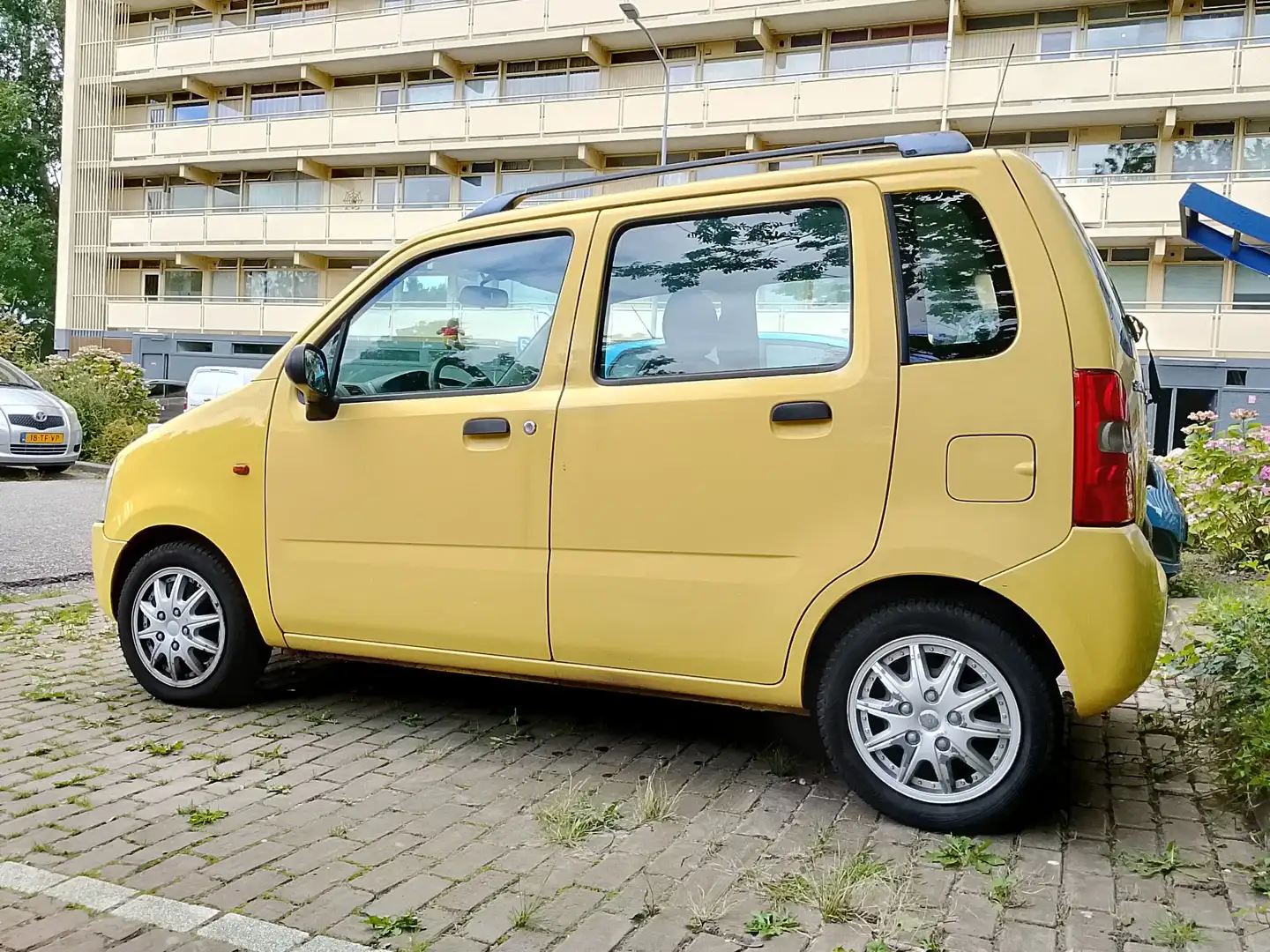 Suzuki Wagon R+ Wagon R+ 1.0 GL Yellow - 2