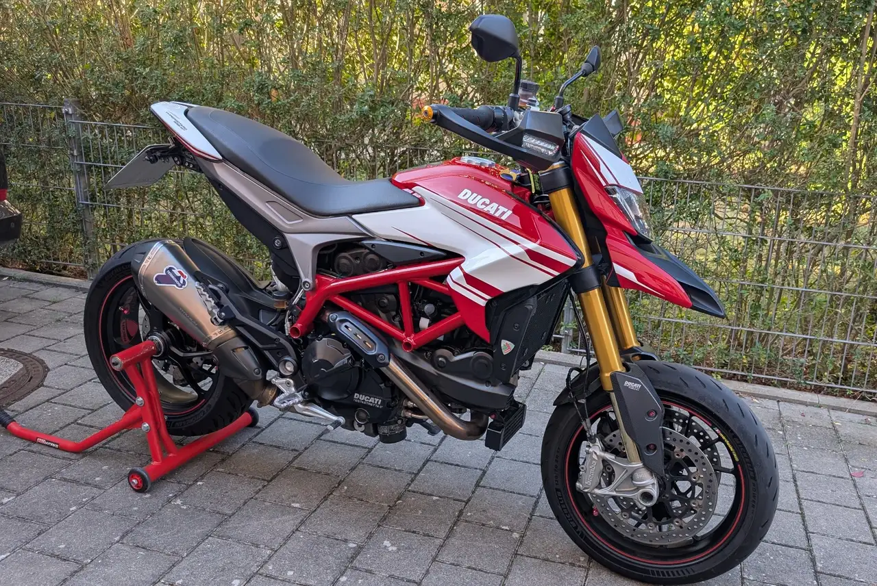 Ducati Hypermotard 939