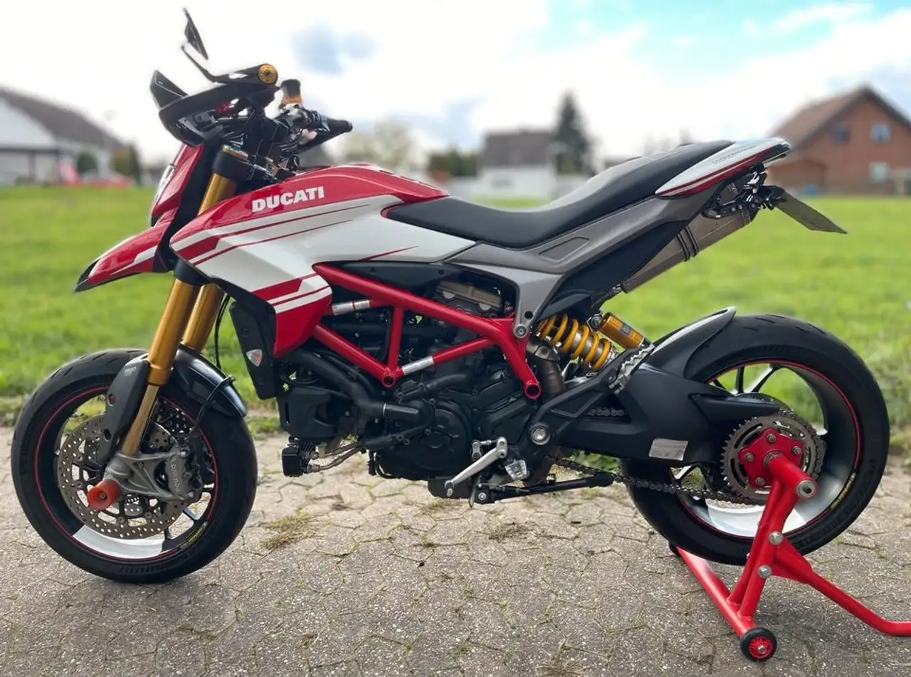 Ducati Hypermotard 939