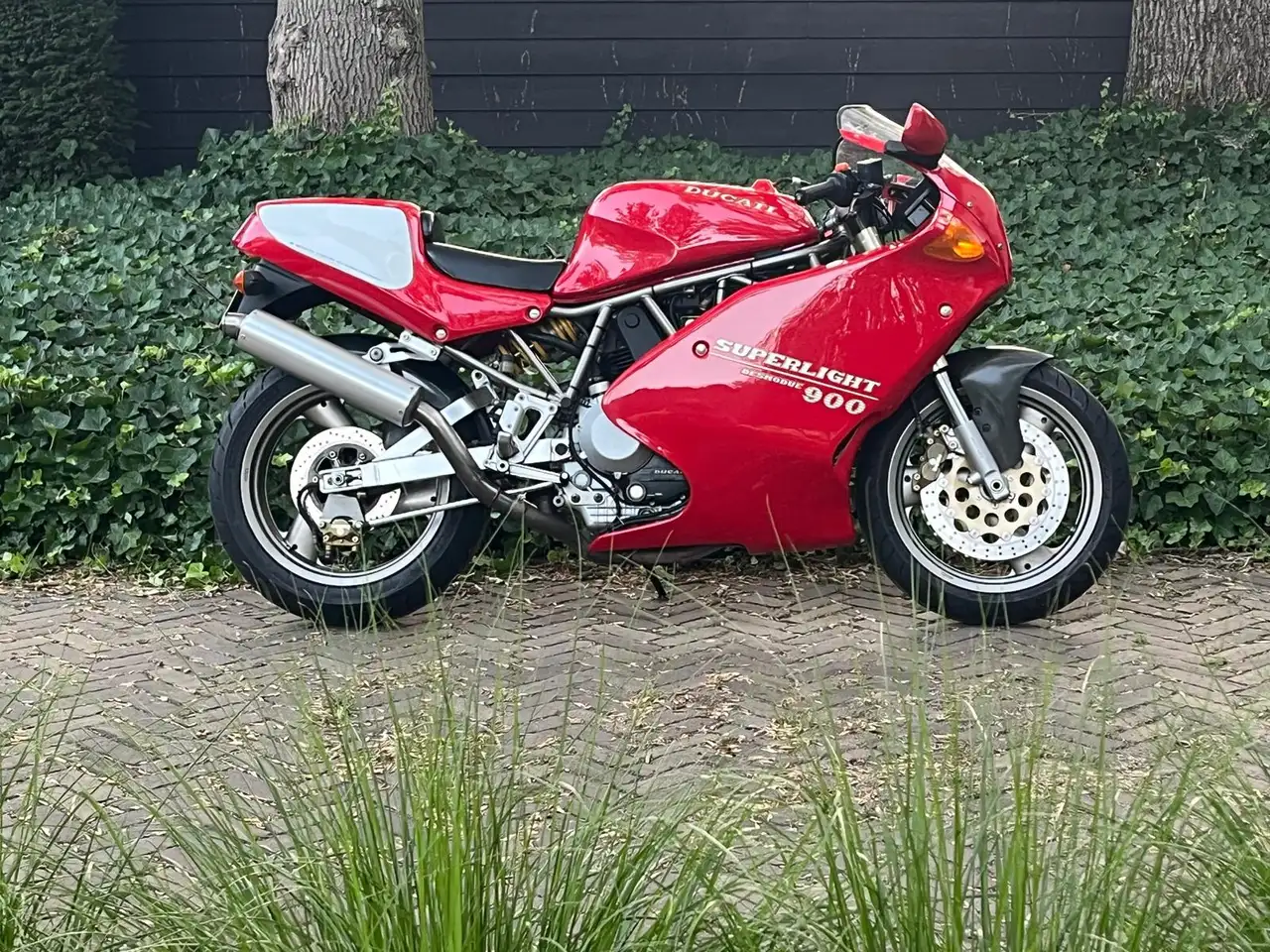Ducati 900 SL