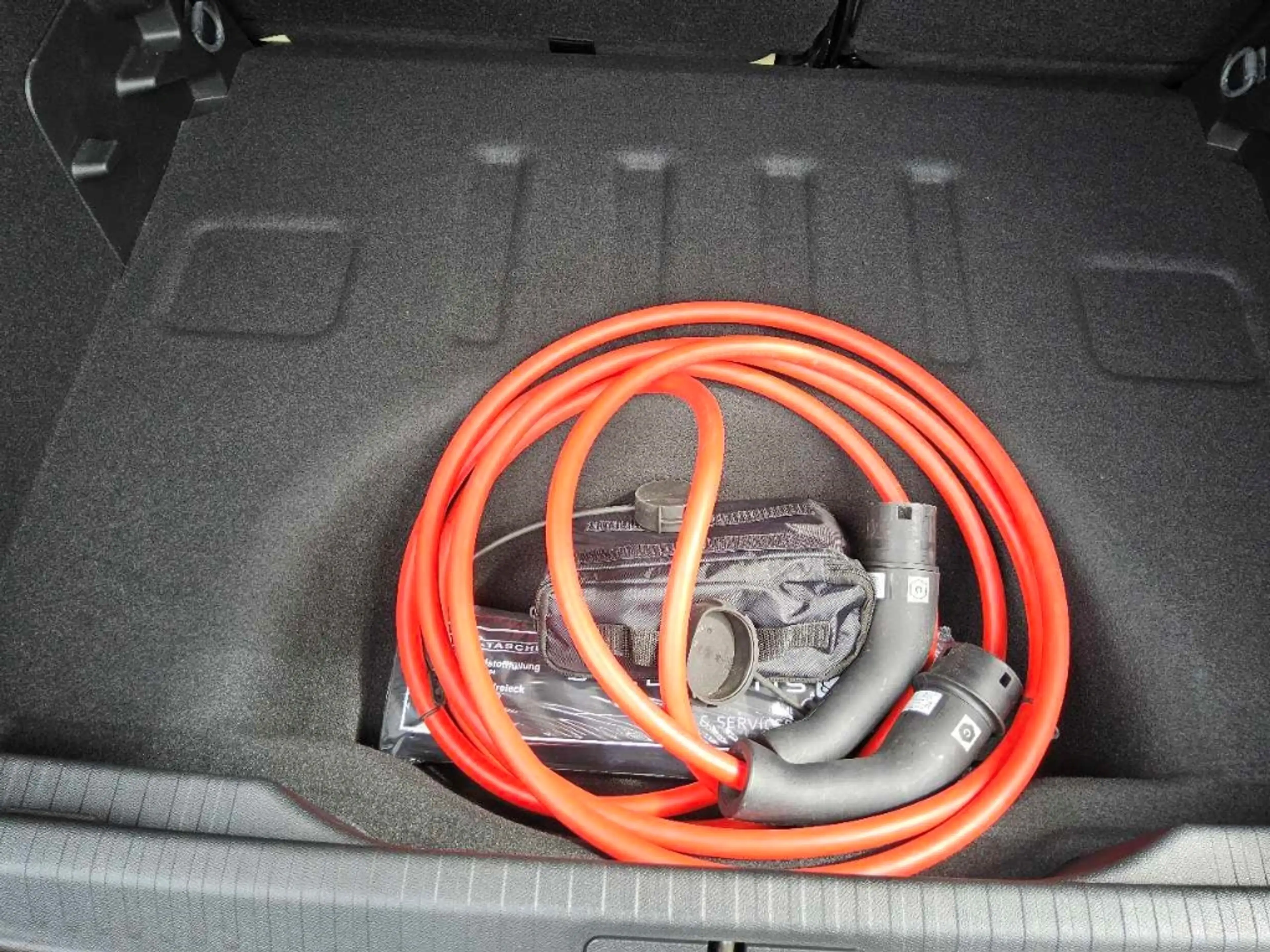 Citroen E-C4 Electric Shine 11kw Shz Navi Kamera Schiebedach Leder — photo 6