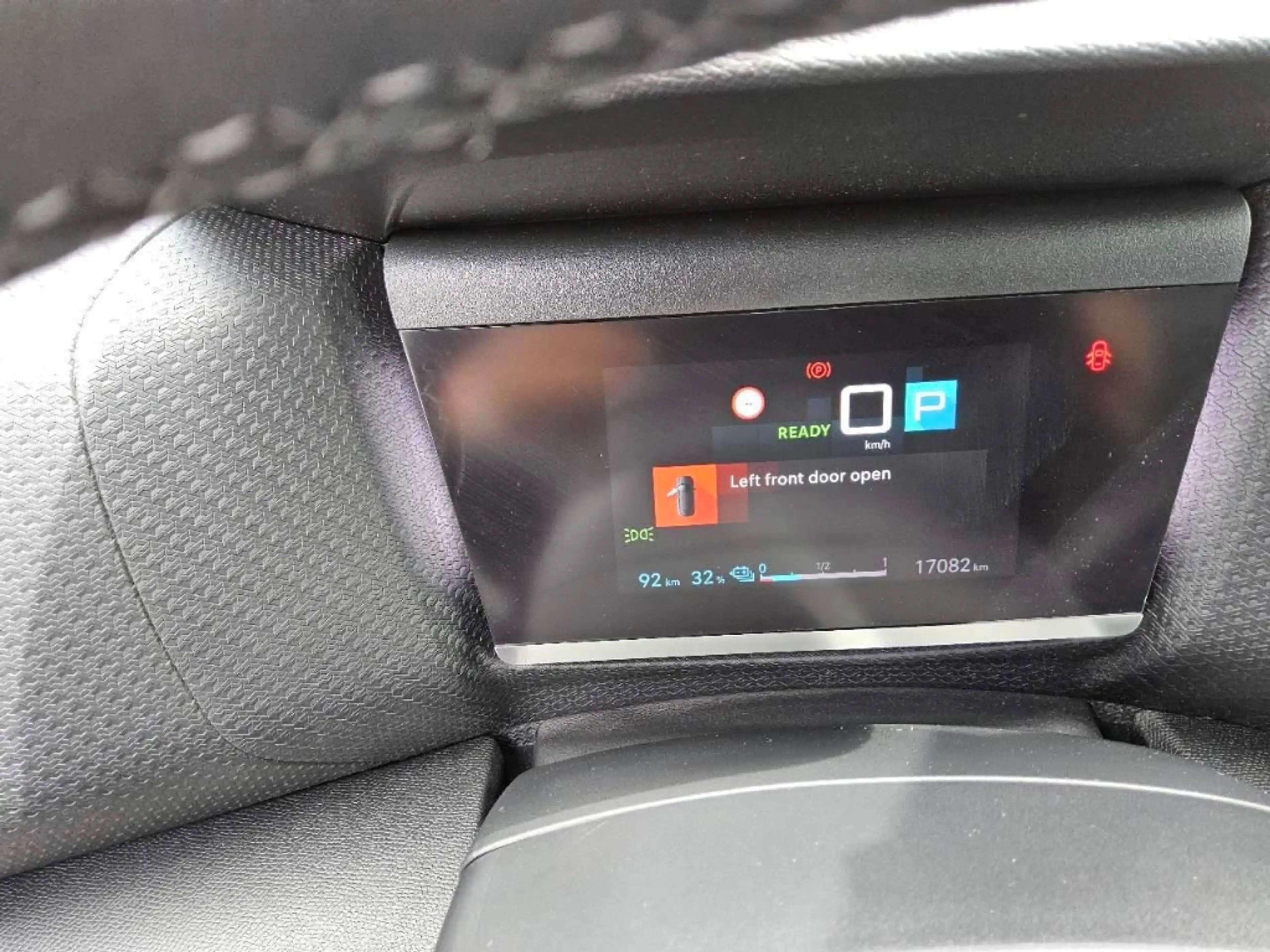 Citroen E-C4 Electric Shine 11kw Shz Navi Kamera Schiebedach Leder — photo 5