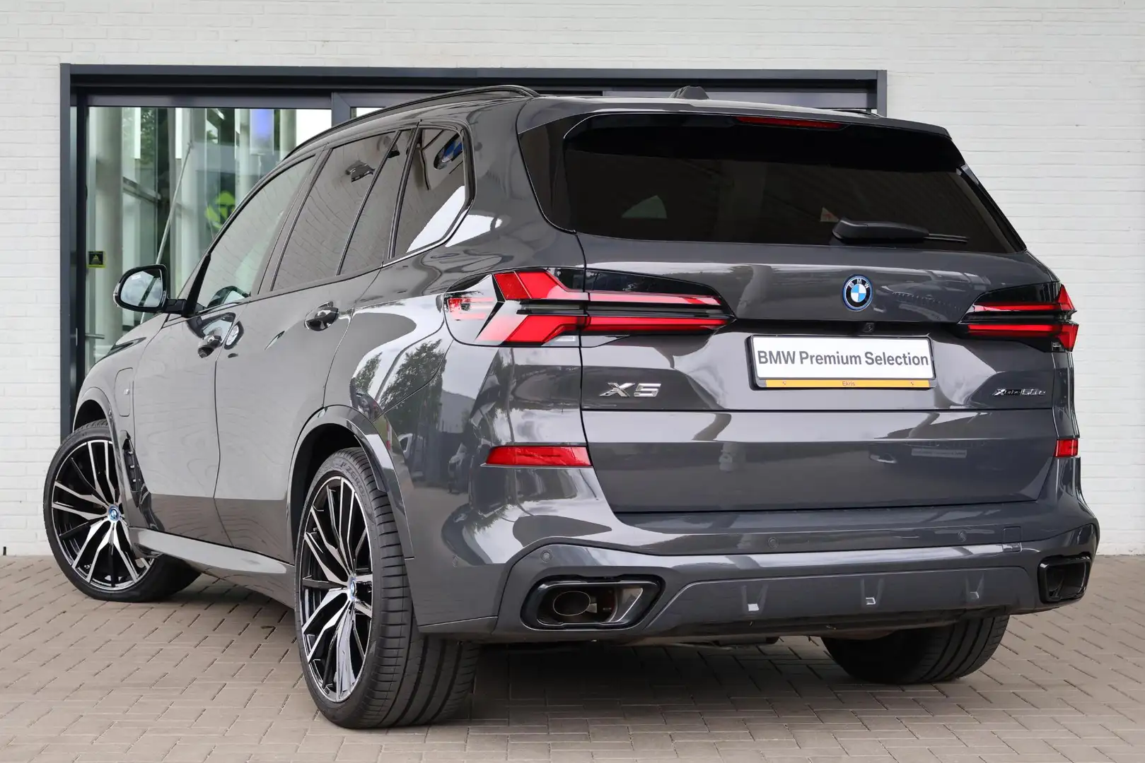 BMW X5 xDrive50e M Sportpakket | Exclusive-pakket | Comfo Grijs - 2