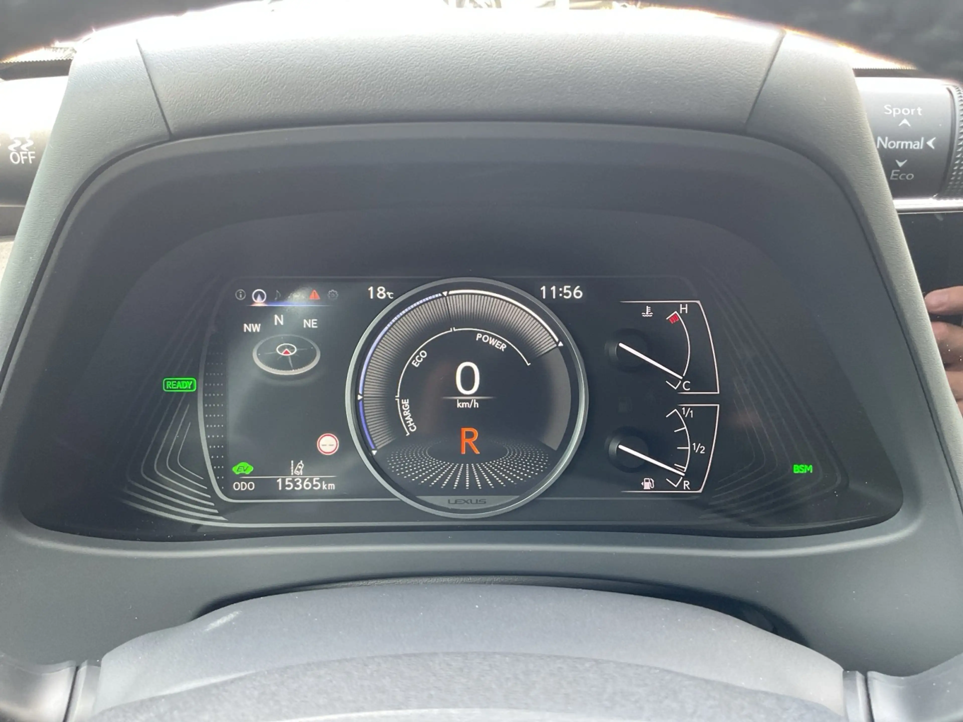Lexus UX 250h F Sport Design +Kamera+CarPlay+SHZ+ — photo 15