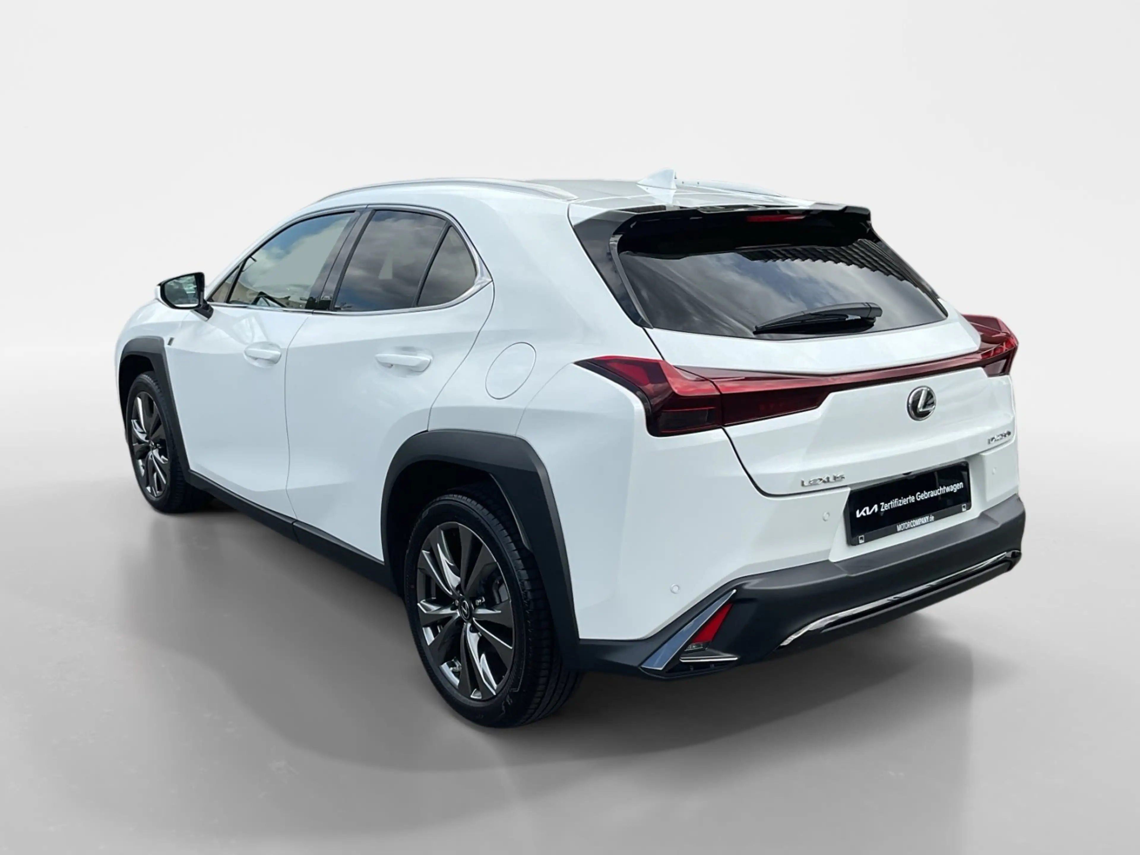 Lexus UX 250h F Sport Design +Kamera+CarPlay+SHZ+ — photo 3