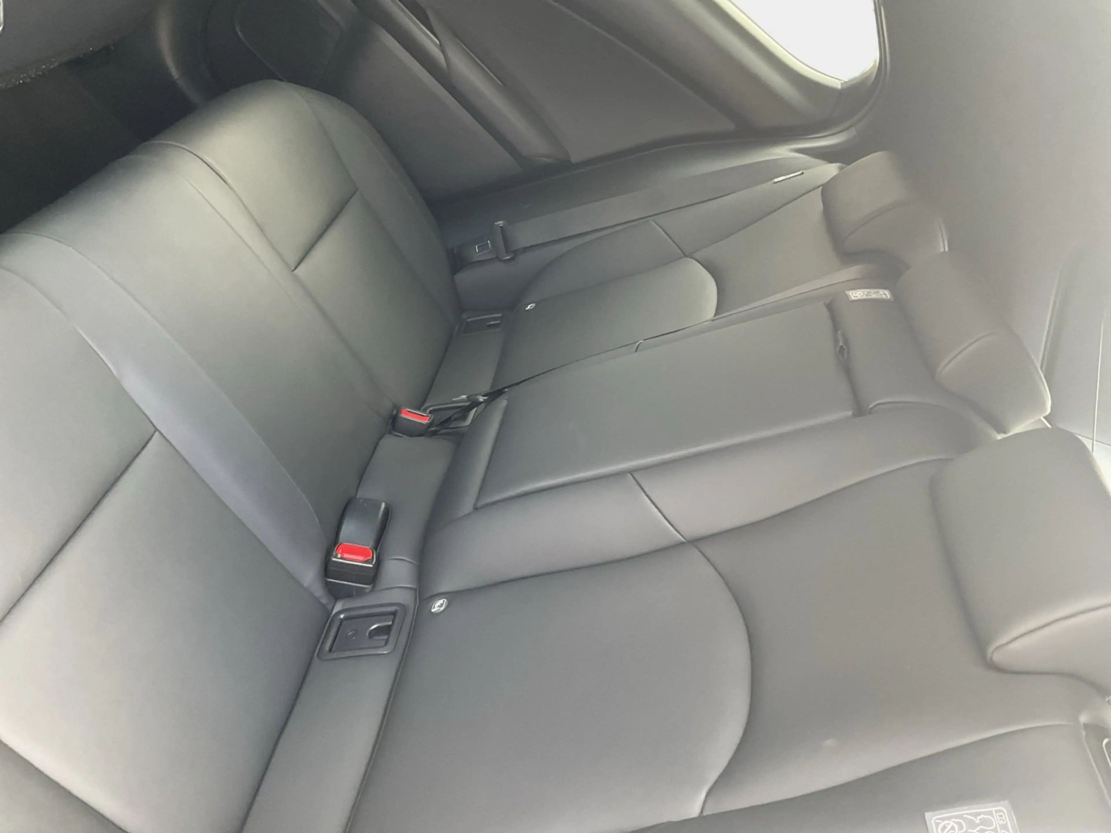 Lexus UX 250h F Sport Design +Kamera+CarPlay+SHZ+ — photo 9