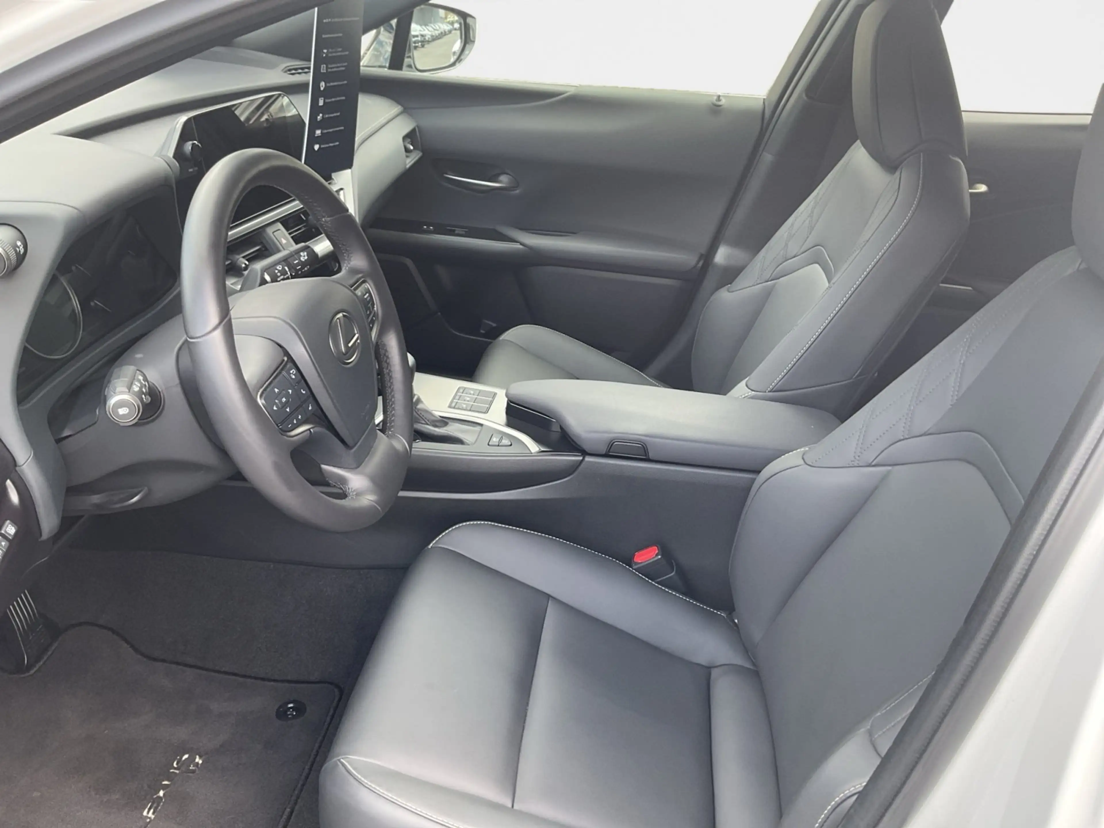 Lexus UX 250h F Sport Design +Kamera+CarPlay+SHZ+ — photo 7