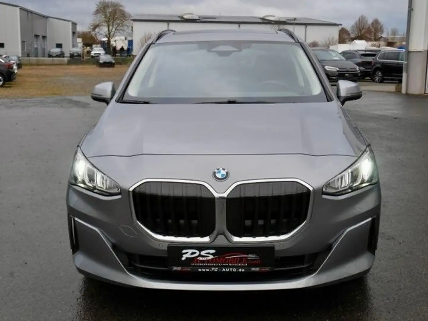 BMW 220 220i Steptronic Active Tourer +Pano+AHK+Kamera Grau - 2