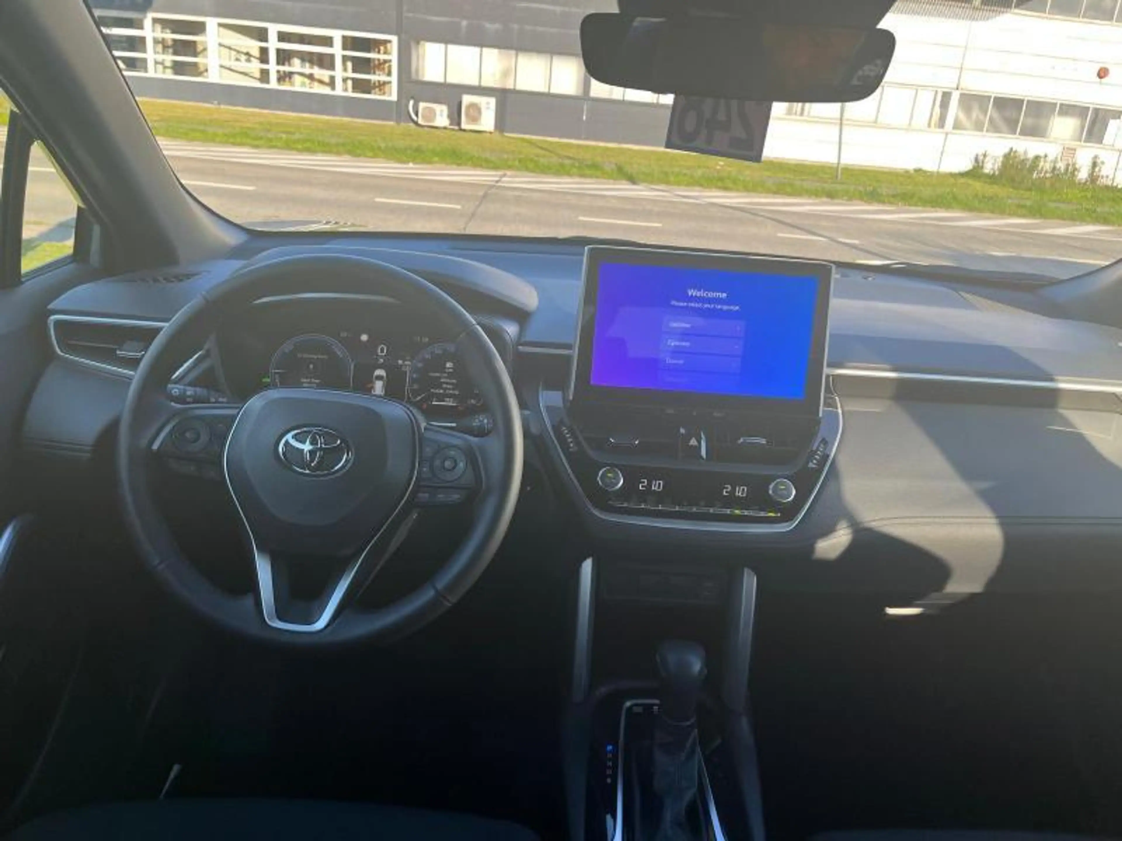 Toyota Corolla Cross 1.8 HYB STYLE — photo 9