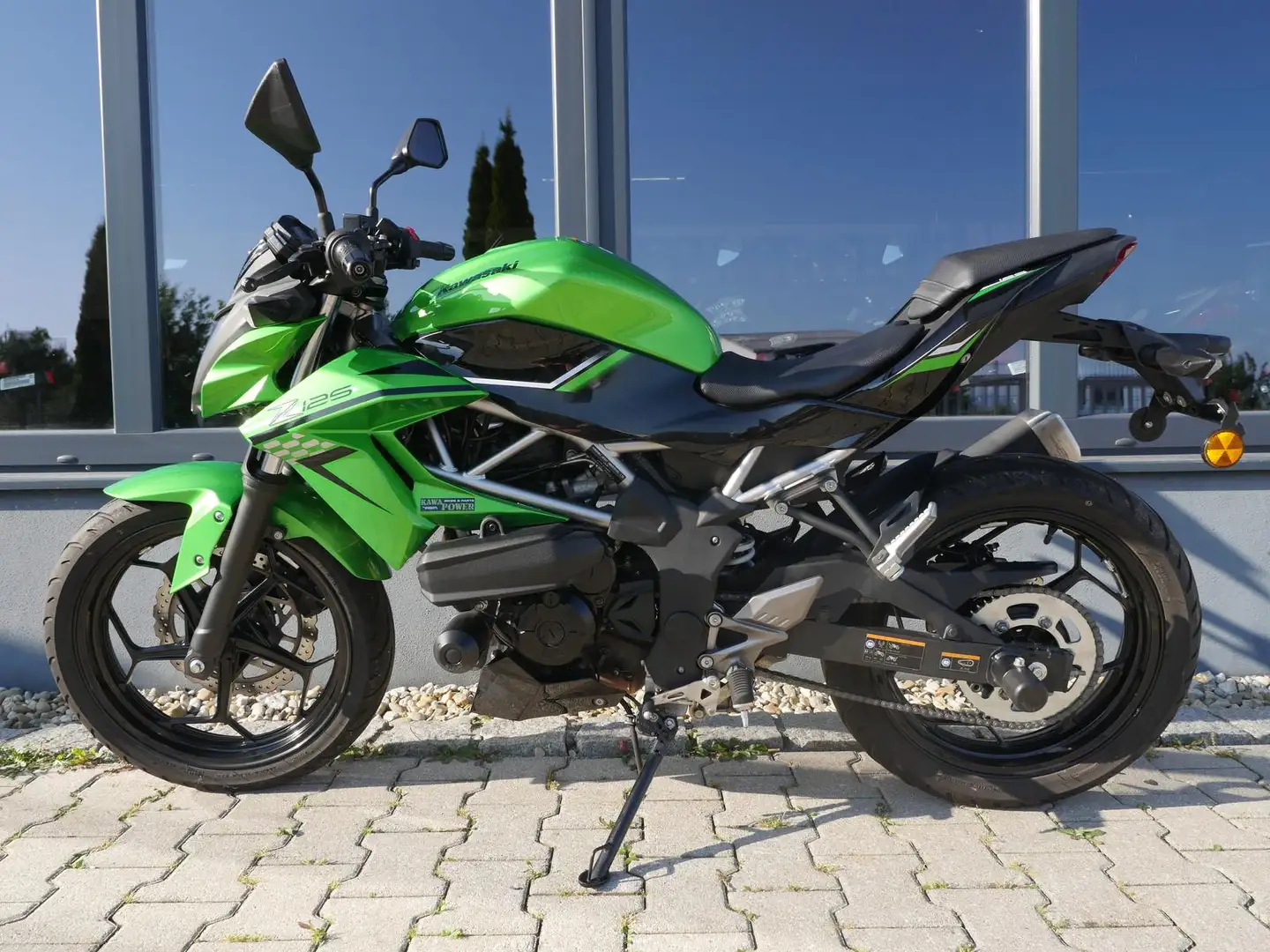 Kawasaki Z 125 Z 125 - dt. Modell 2022 - Tiefergelegt - 2