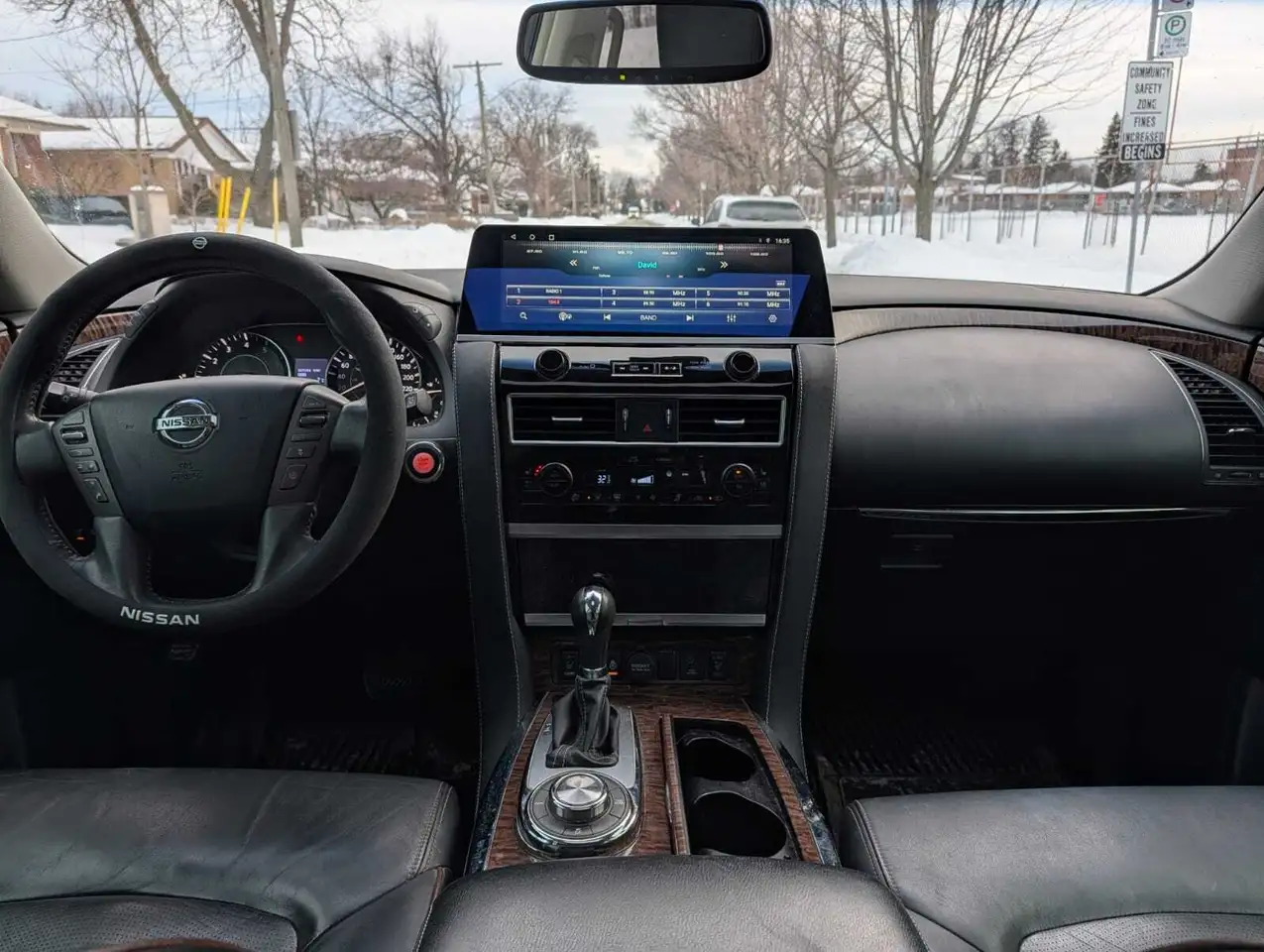Nissan Armada снимка Nissan Armada