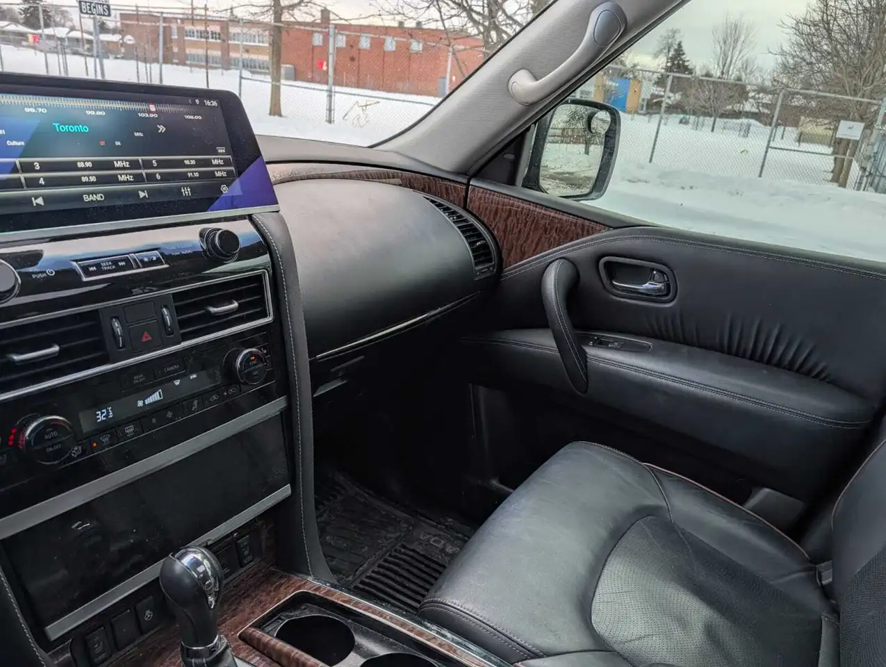 Nissan Armada снимка Nissan Armada