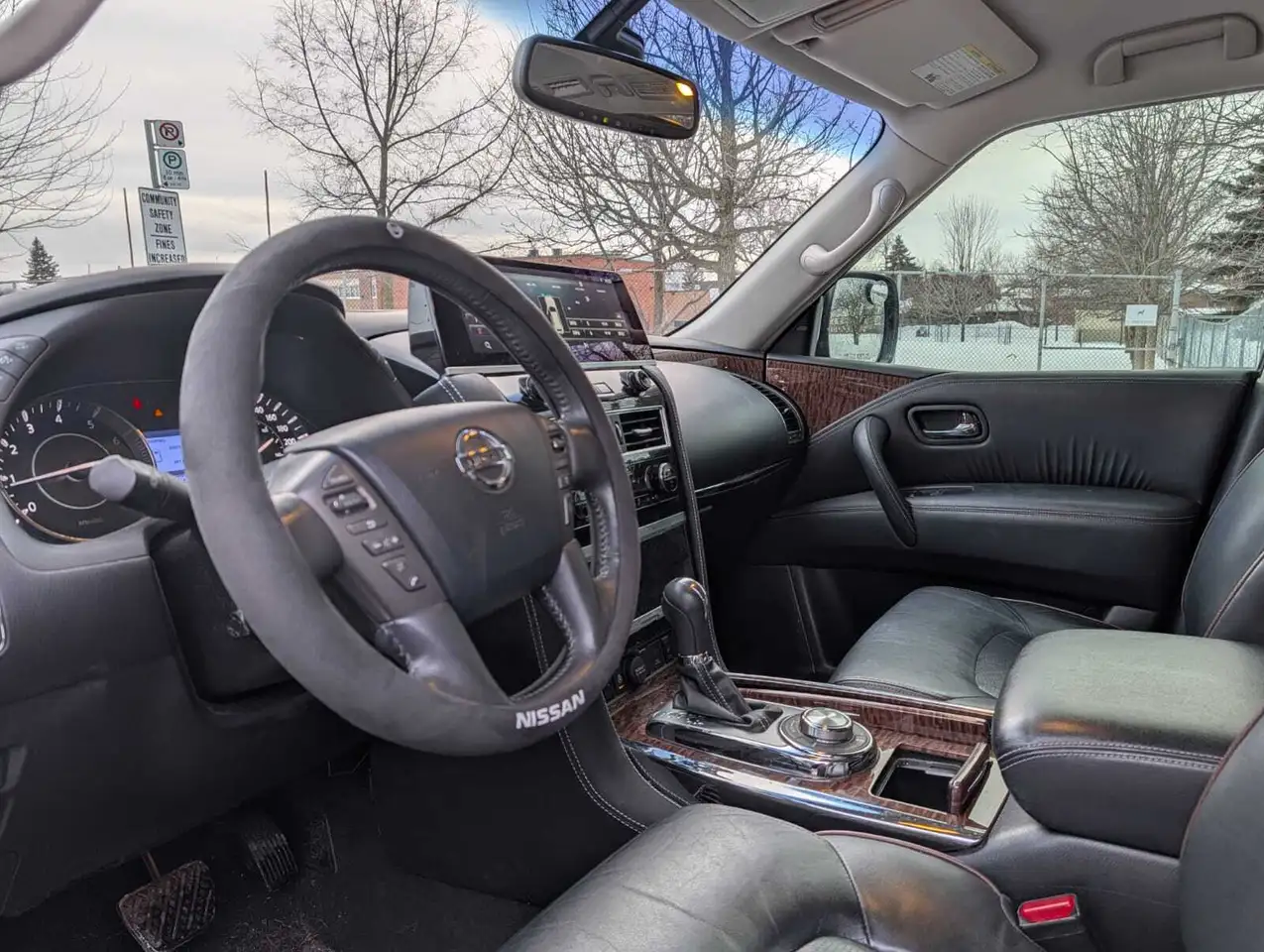 Nissan Armada снимка Nissan Armada