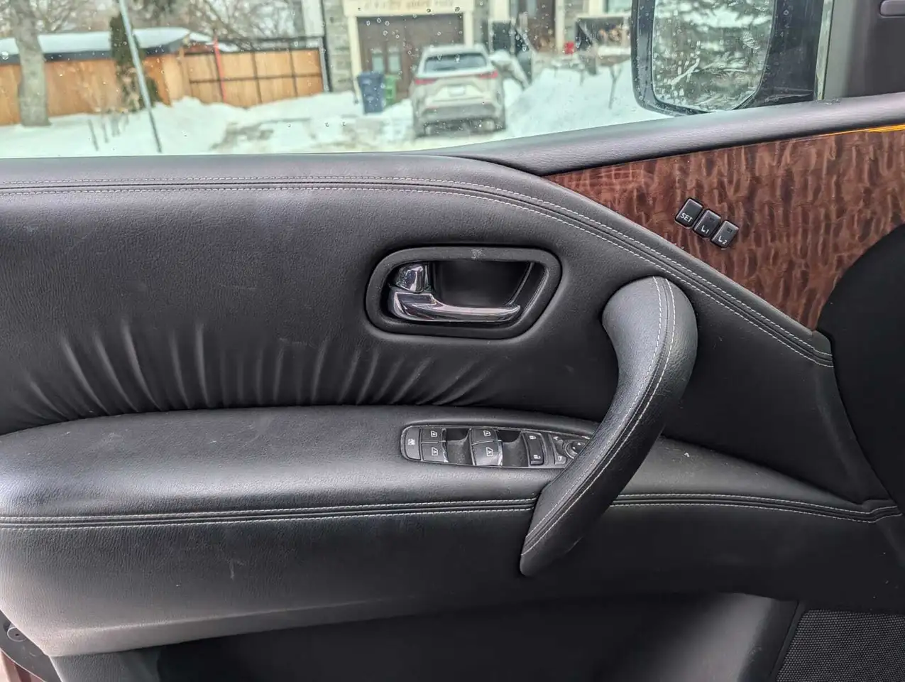 Nissan Armada снимка Nissan Armada
