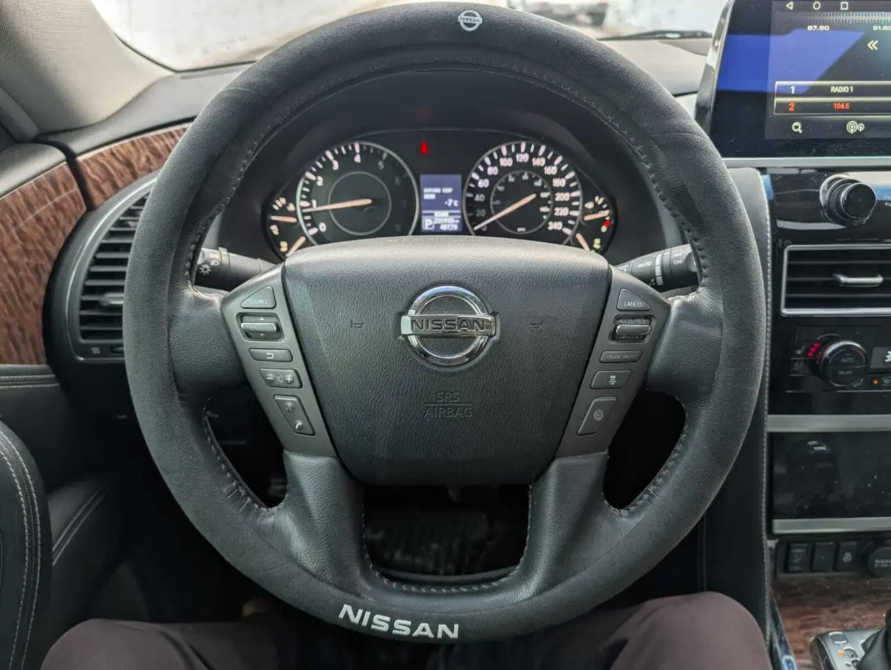Nissan Armada снимка Nissan Armada