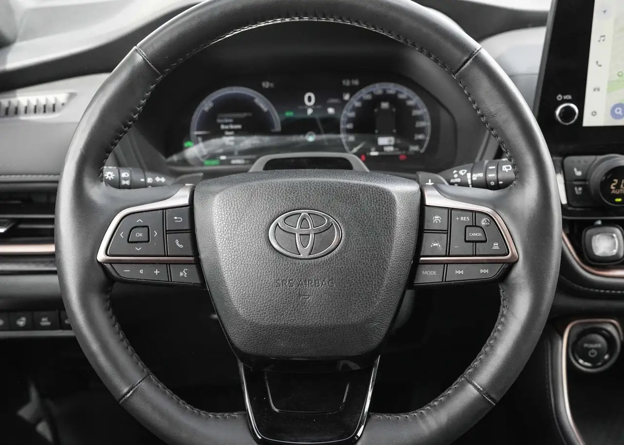 Toyota Grand Highlander снимка Toyota Grand Highlander