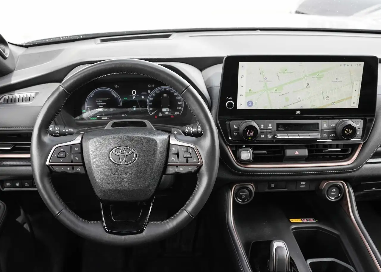 Toyota Grand Highlander снимка Toyota Grand Highlander