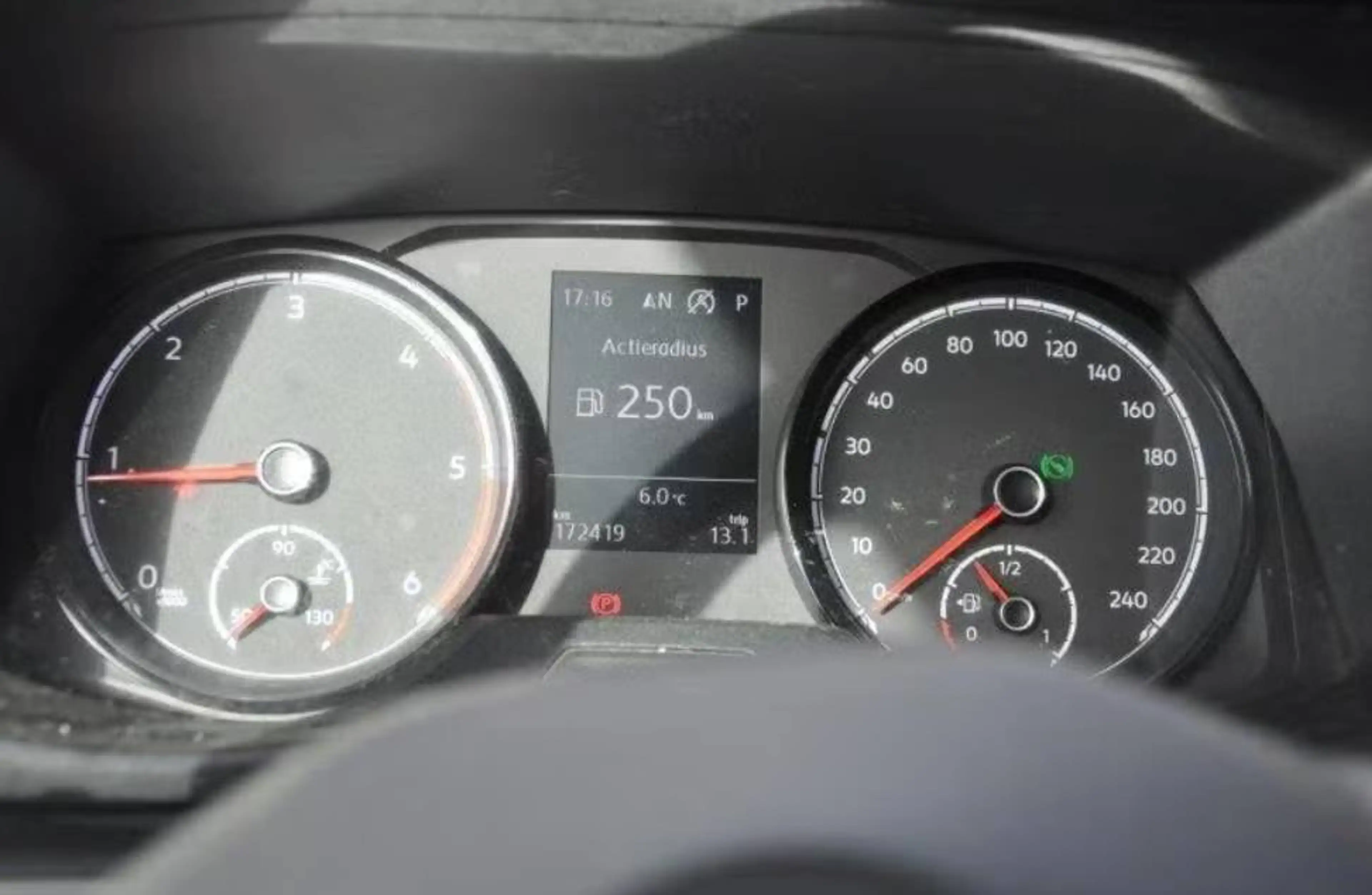 Volkswagen T6.1 Transporter 2.0 TDi SCR BMT Trendline DSG (EU6d-T) — photo 6