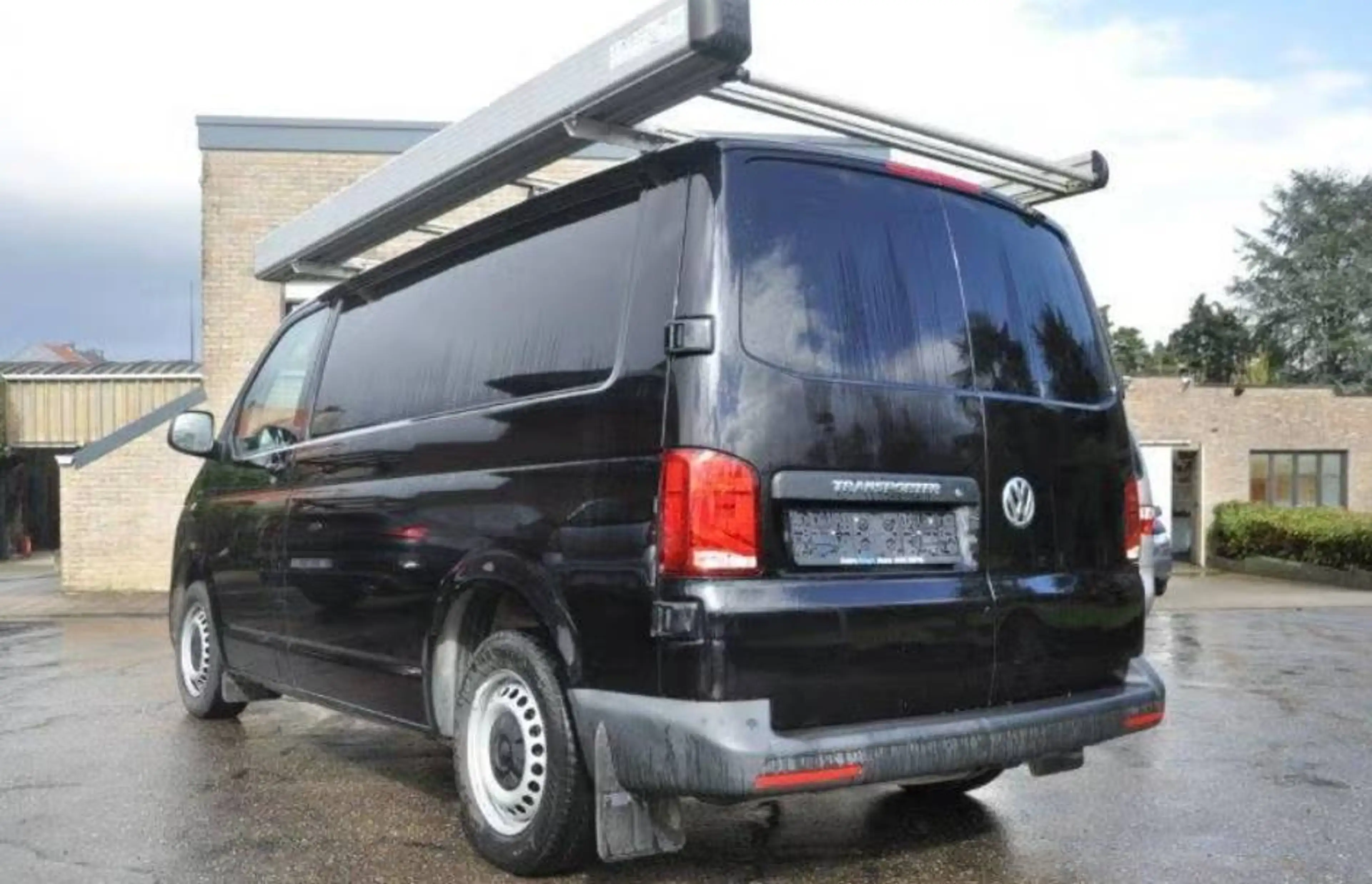 Volkswagen T6.1 Transporter 2.0 TDi SCR BMT Trendline DSG (EU6d-T) — photo 2