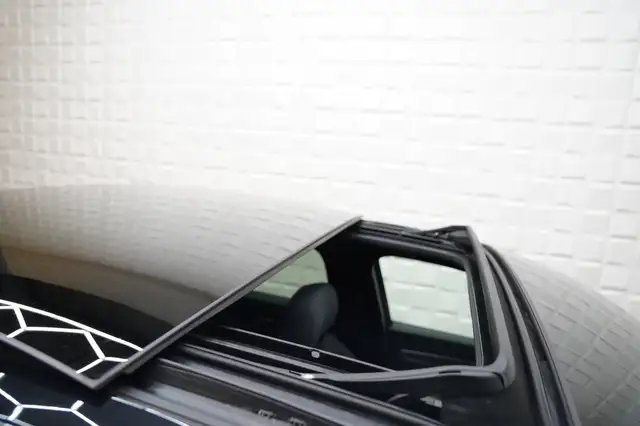 Audi Q3 view 11