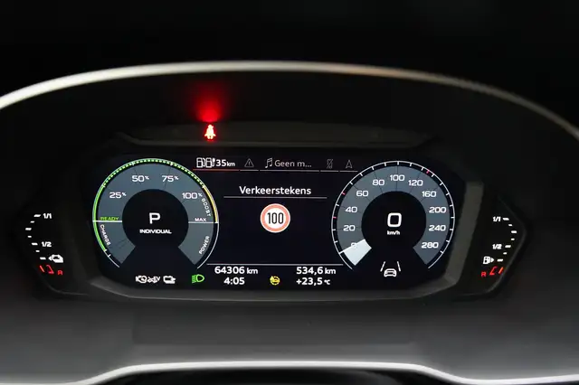 Audi Q3 view 13