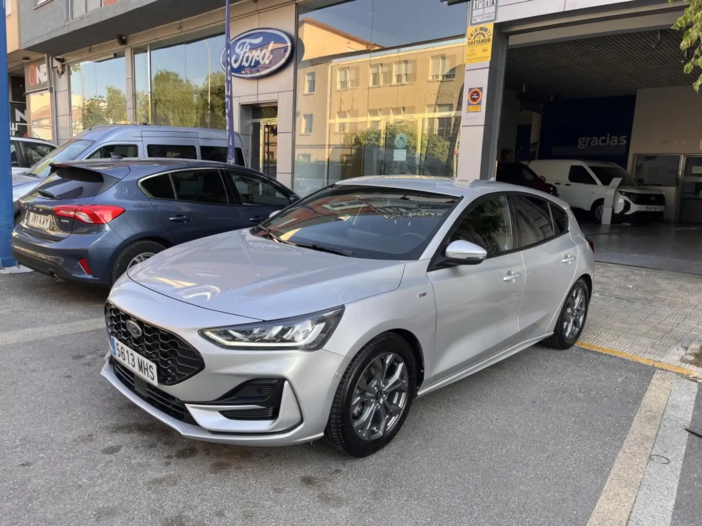 Ford Focus 1.0 Ecoboost MHEV ST-Line 125 Gris - 1