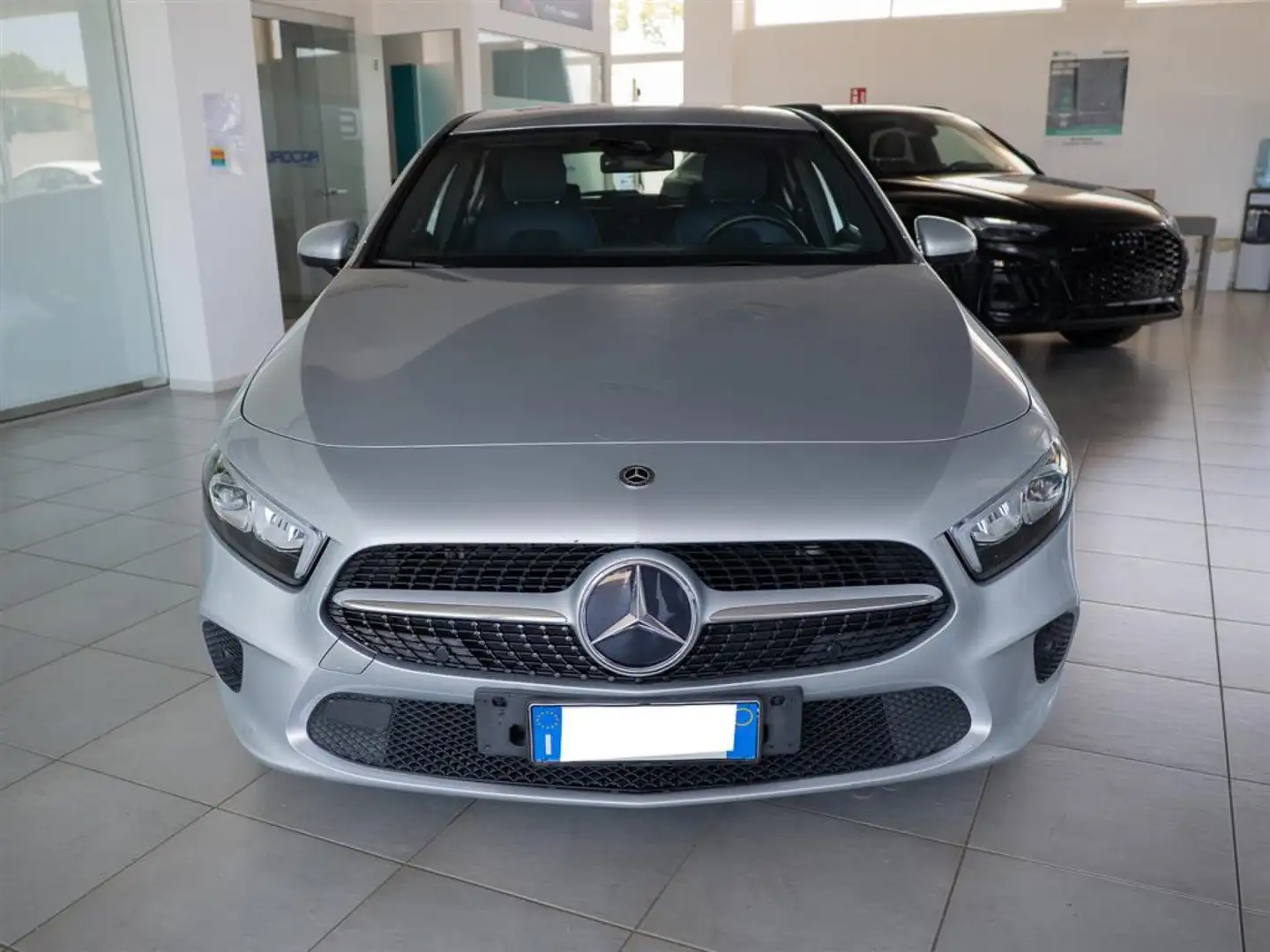 Mercedes-Benz B 180 A 180 d Executive Autom. 36 mesi di garanzia Gris - 2