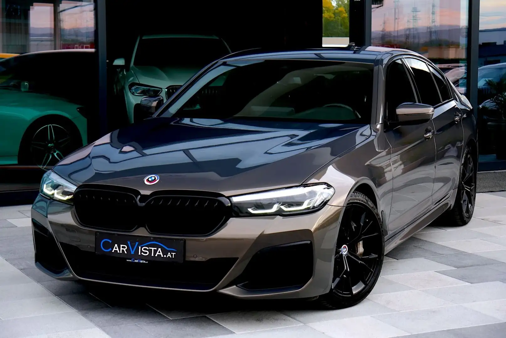 BMW 530 d xDrive  Aut. M-Sport *Individual Alvitgrau & Ha - 2