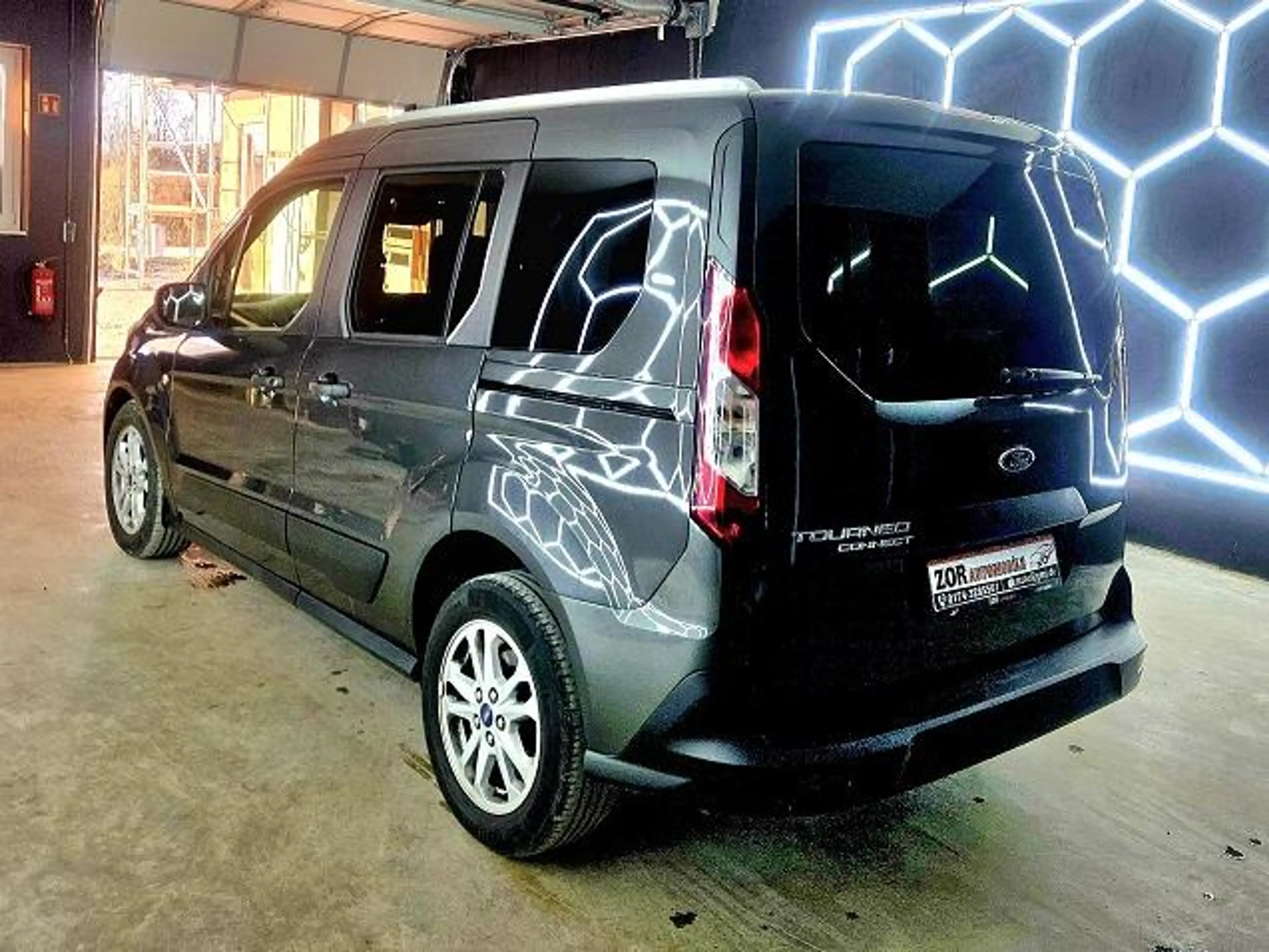 Ford Tourneo Connect Trend*5 Sitzer*Standheizung*Abstandstempomat*Navi*Kamera* — photo 7