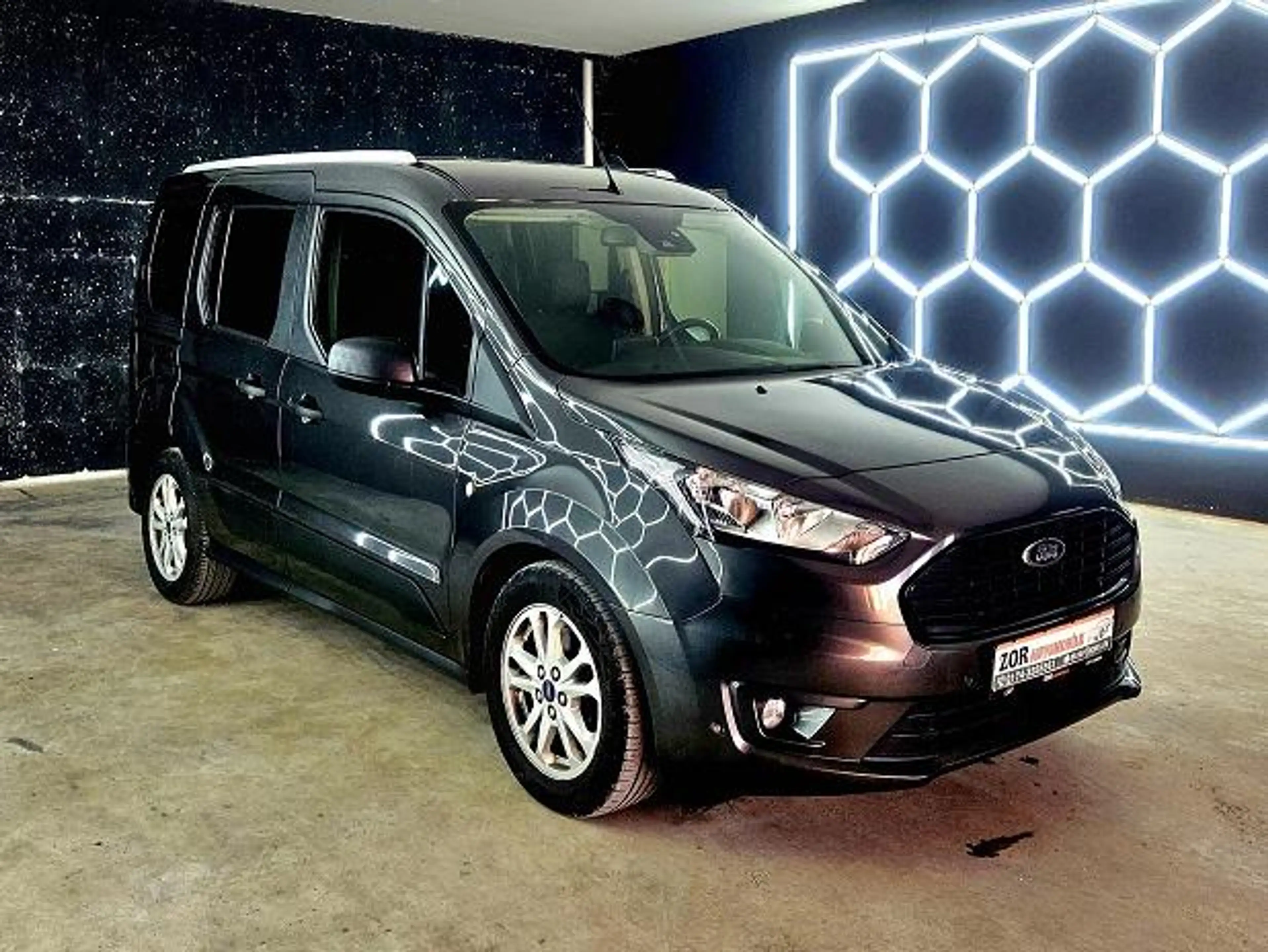 Ford Tourneo Connect Trend*5 Sitzer*Standheizung*Abstandstempomat*Navi*Kamera* — photo 3