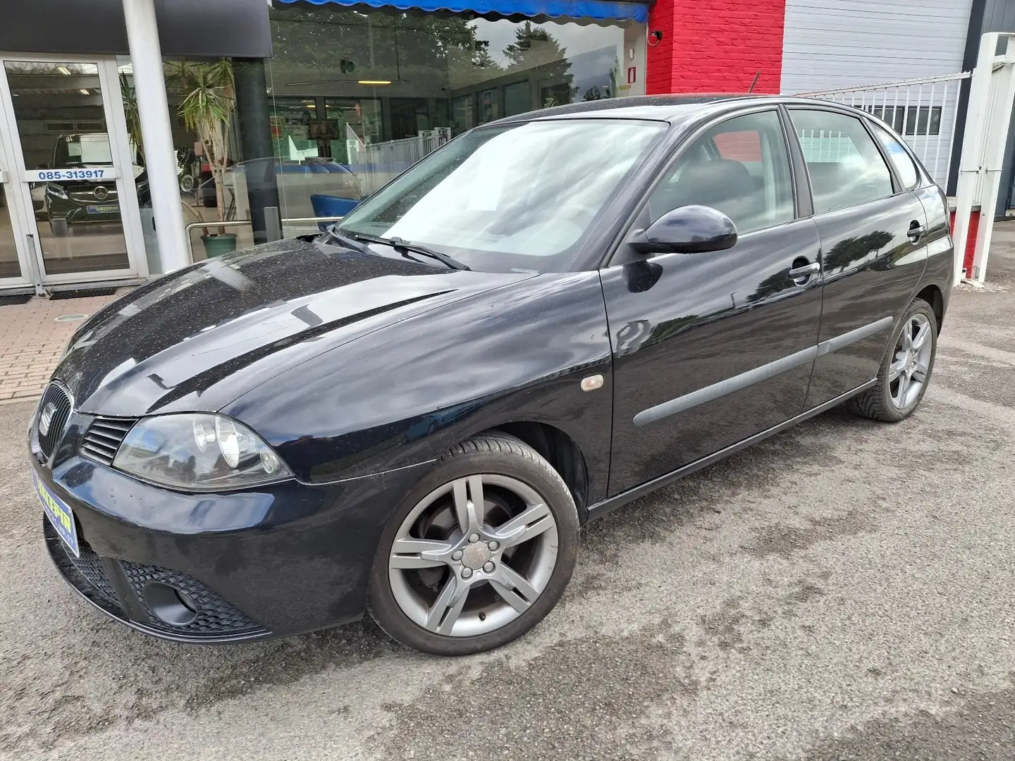 SEAT Ibiza 5Ptes 1.2i 69cv  CLIM/AB/JA16/CRUISE/R-CD ALANA... Negro - 1