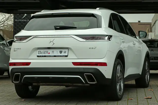 DS Automobiles DS 7 Crossback view 3