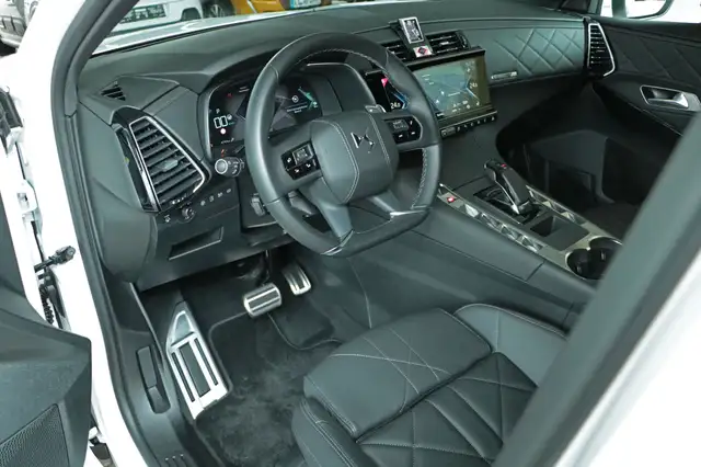 DS Automobiles DS 7 Crossback view 8