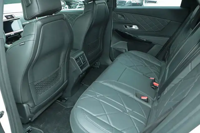 DS Automobiles DS 7 Crossback view 7